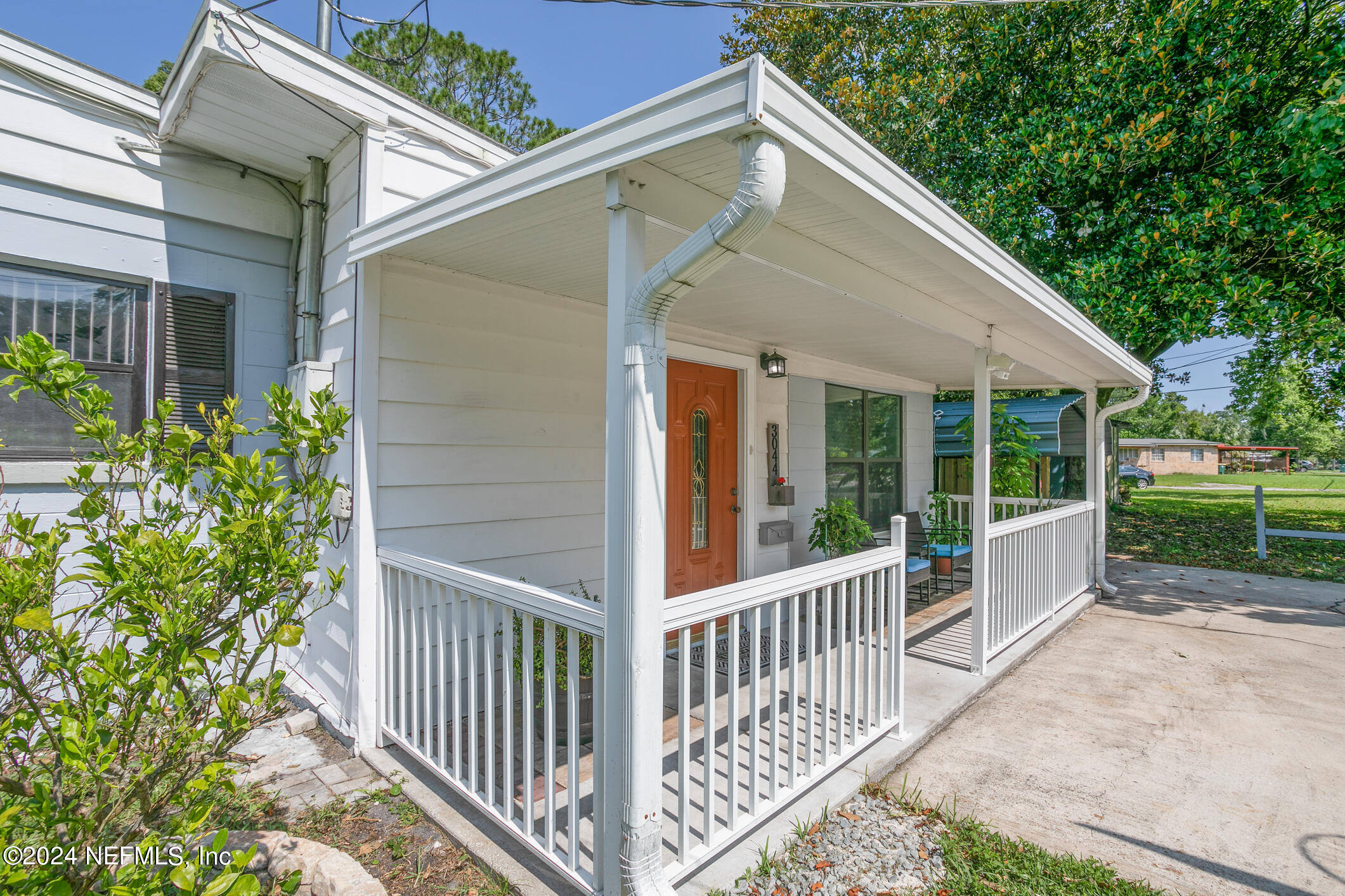 3044 NEWELL Boulevard