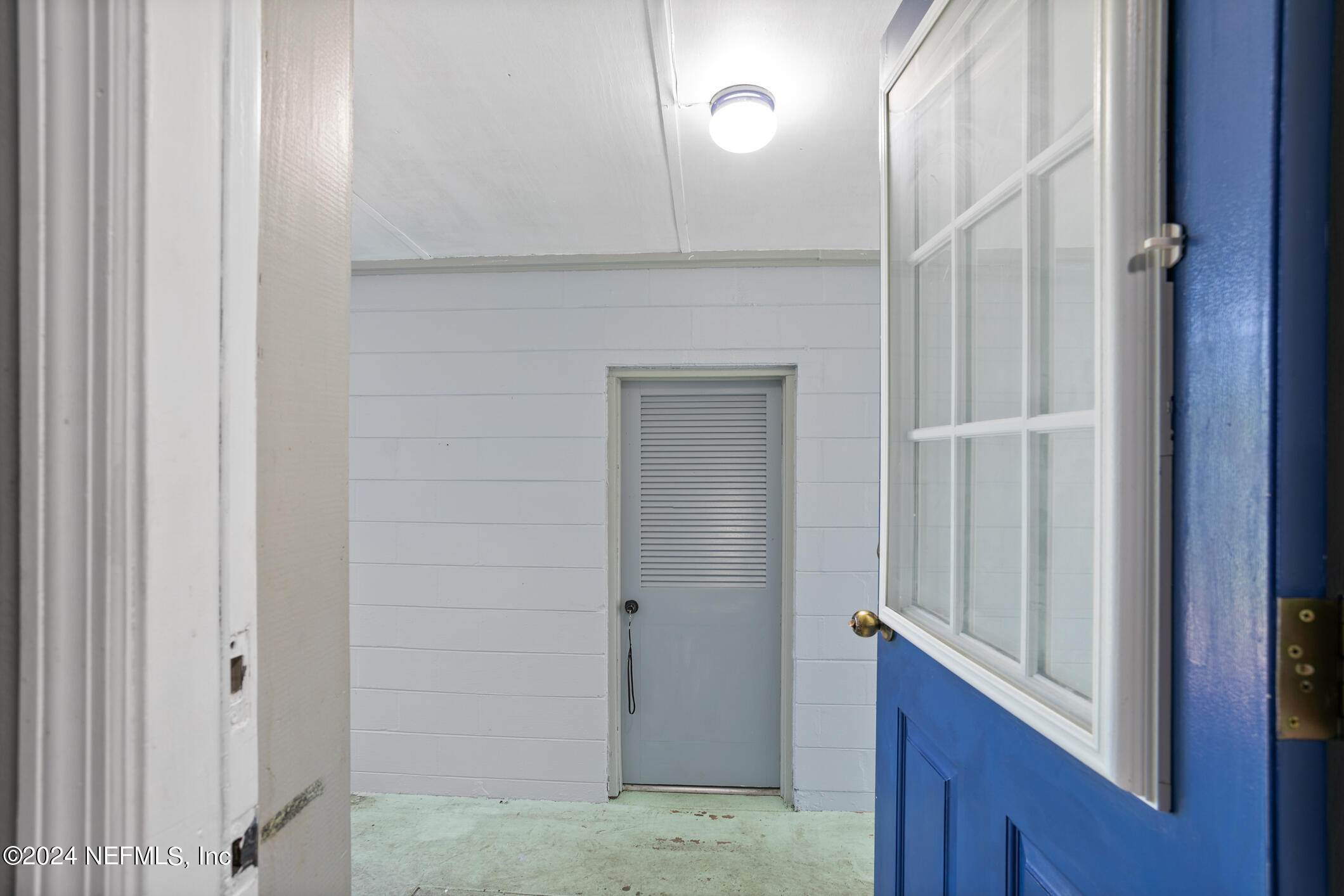 3044 NEWELL Boulevard