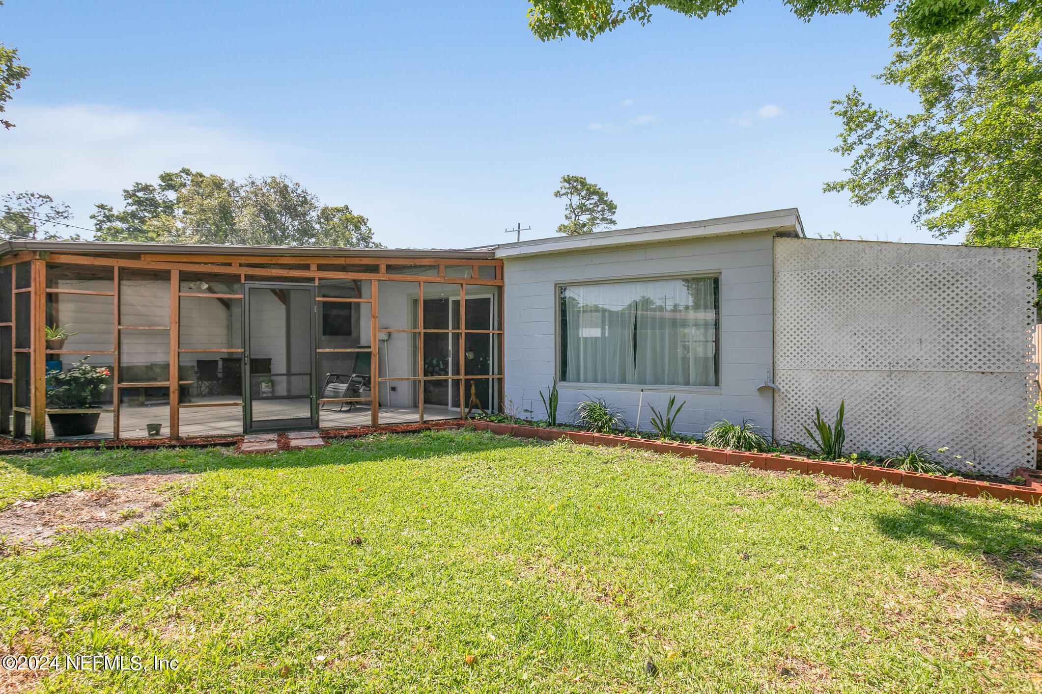 3044 NEWELL Boulevard