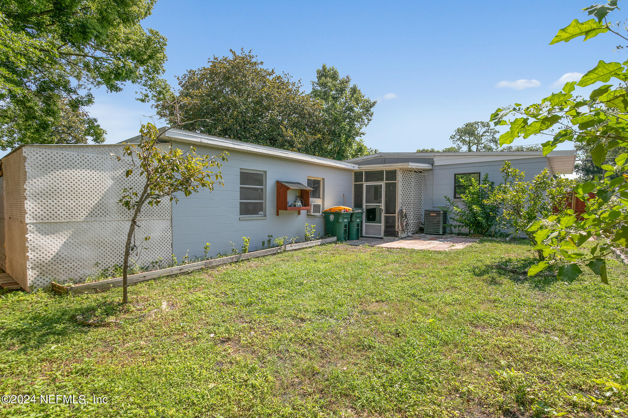 3044 NEWELL Boulevard