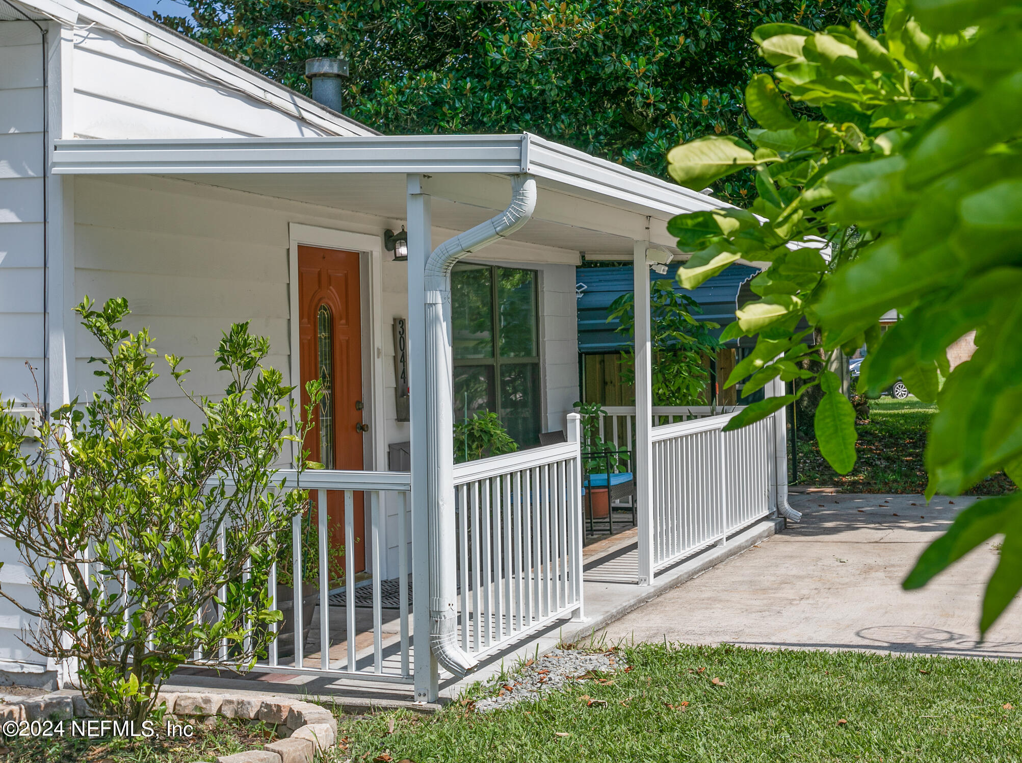 3044 NEWELL Boulevard