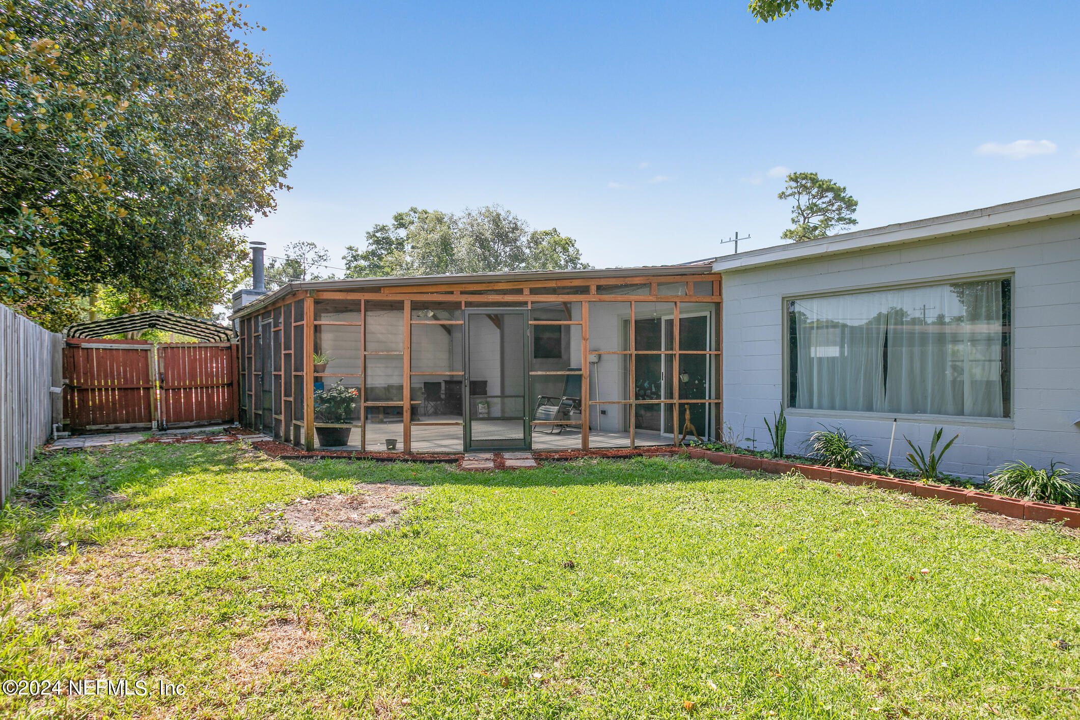 3044 NEWELL Boulevard