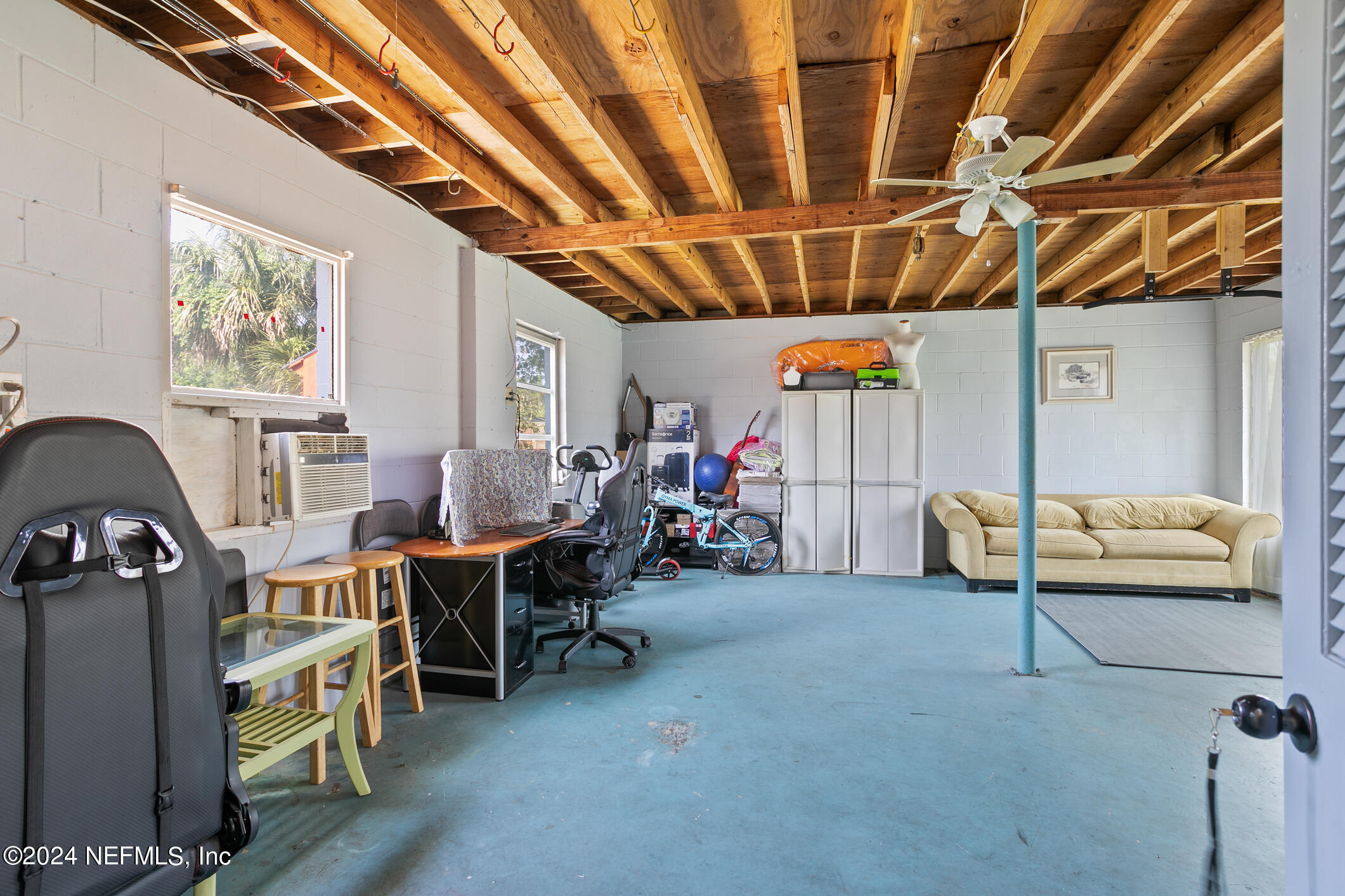 3044 NEWELL Boulevard