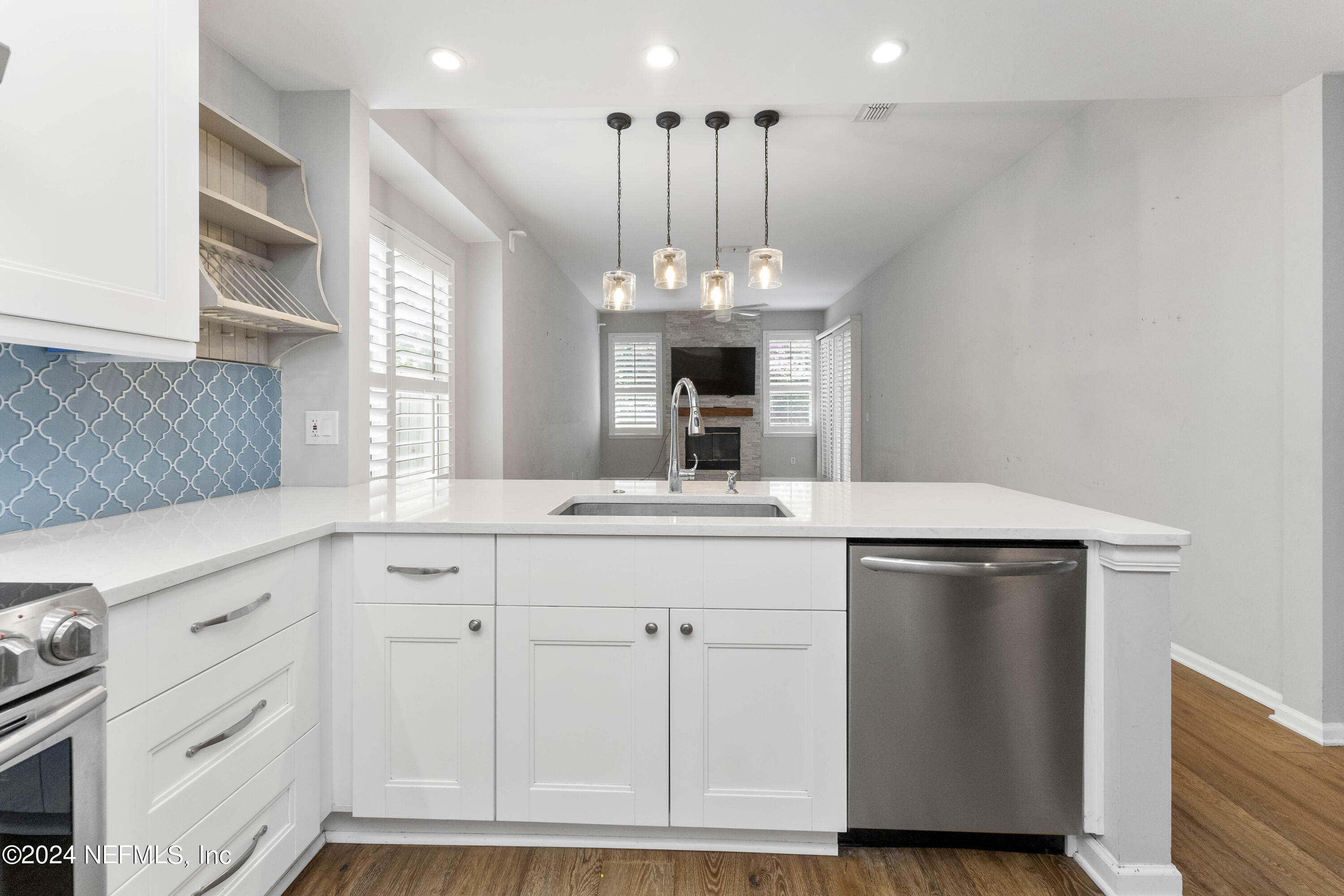 587 SELVA LAKES Circle