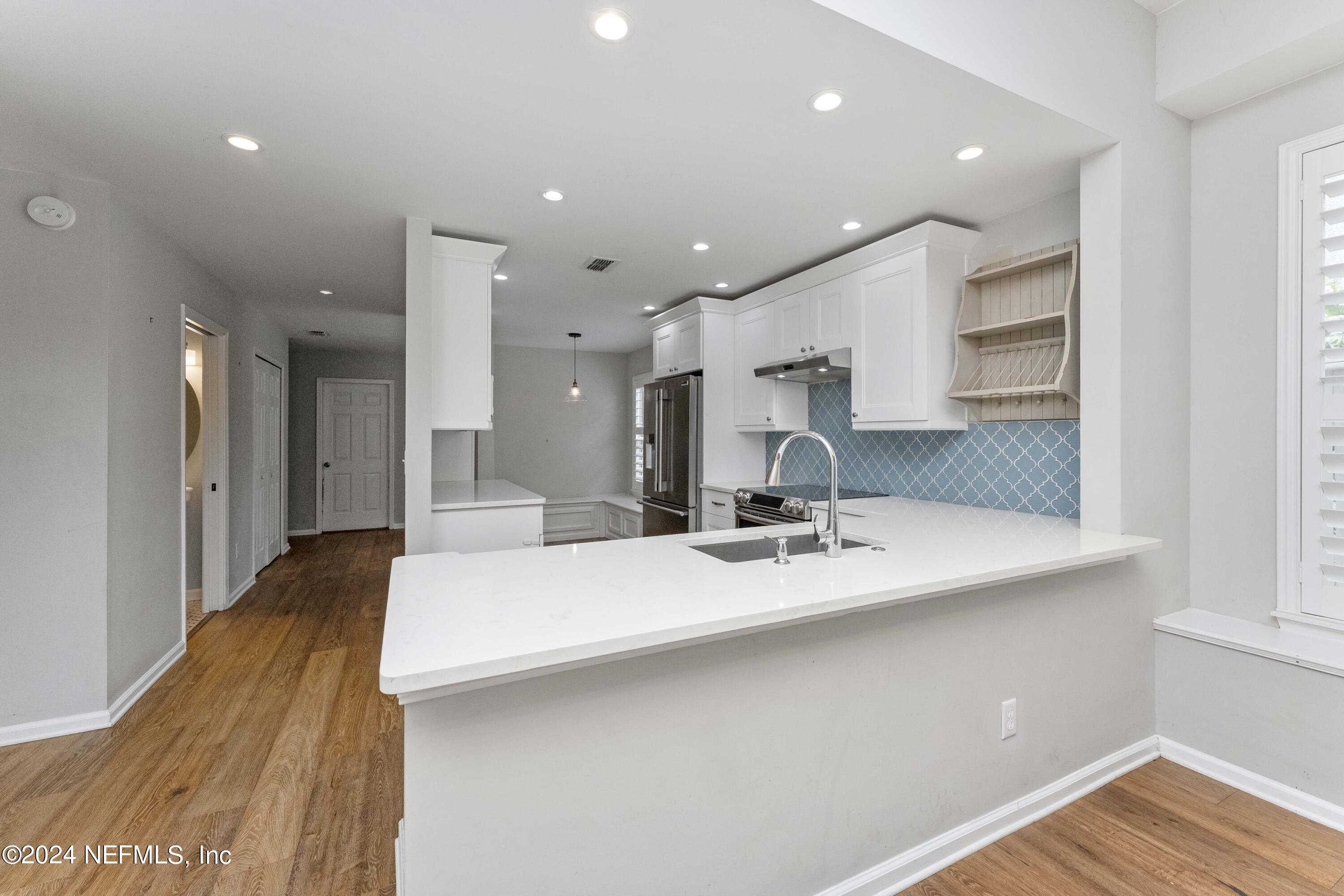 587 SELVA LAKES Circle