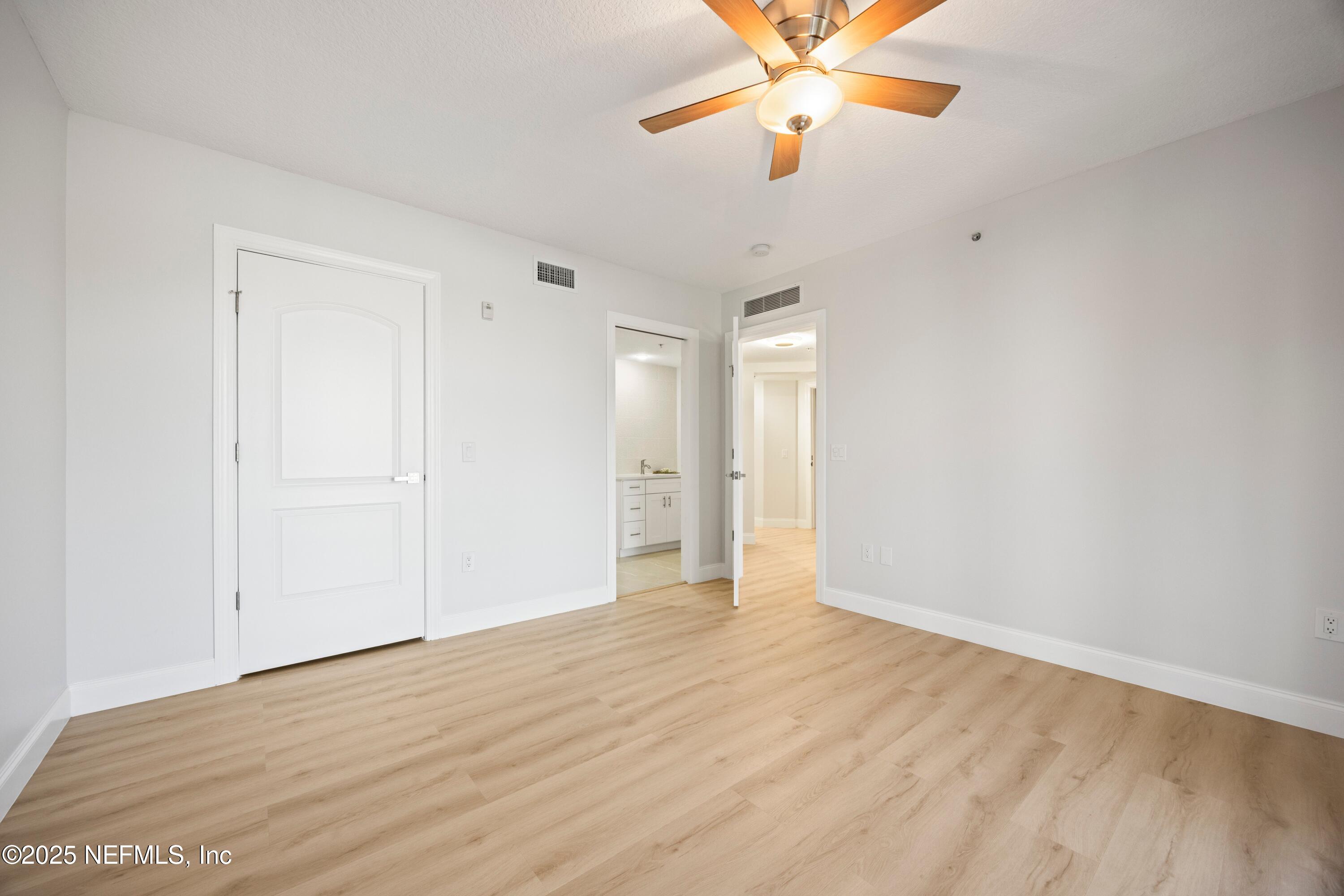 115 9TH Avenue S, 201