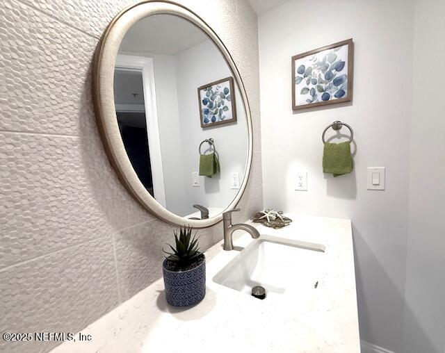 115 9TH Avenue S, 201