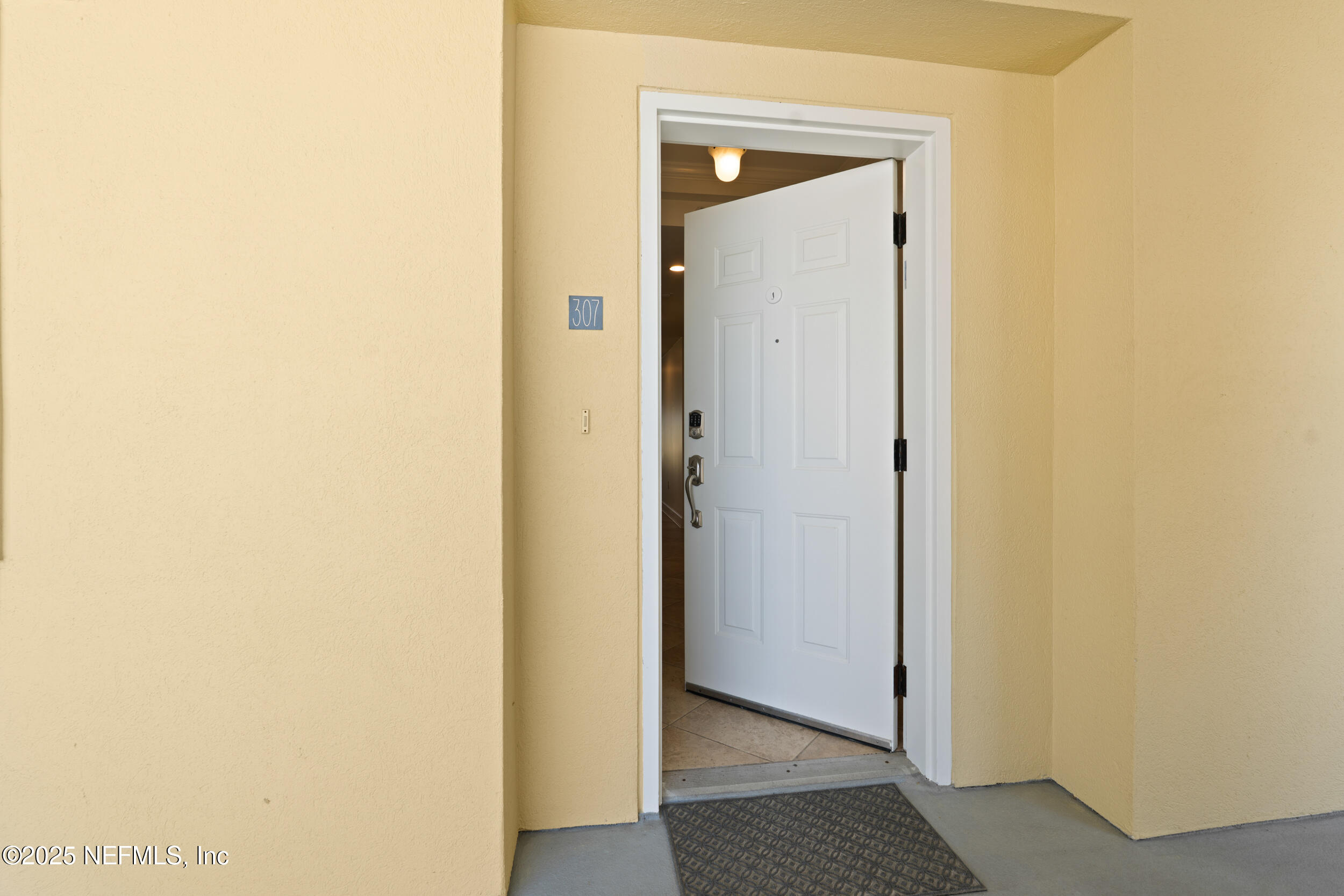 525 3RD Street N, 307