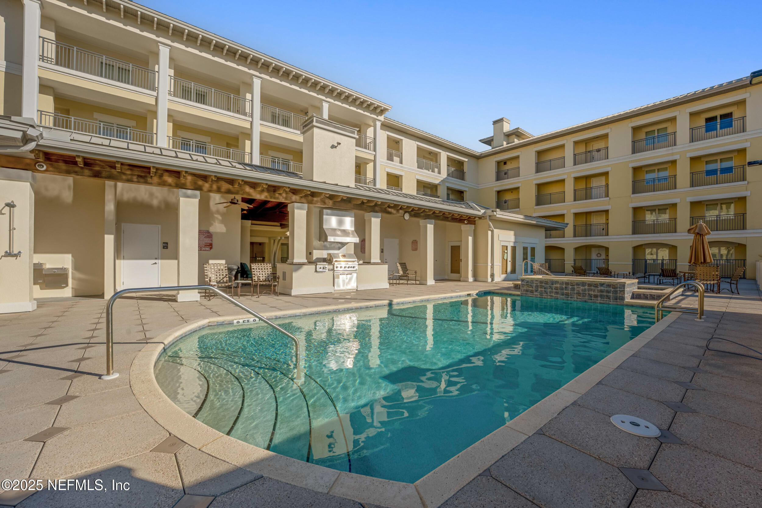 525 3RD Street N, 307