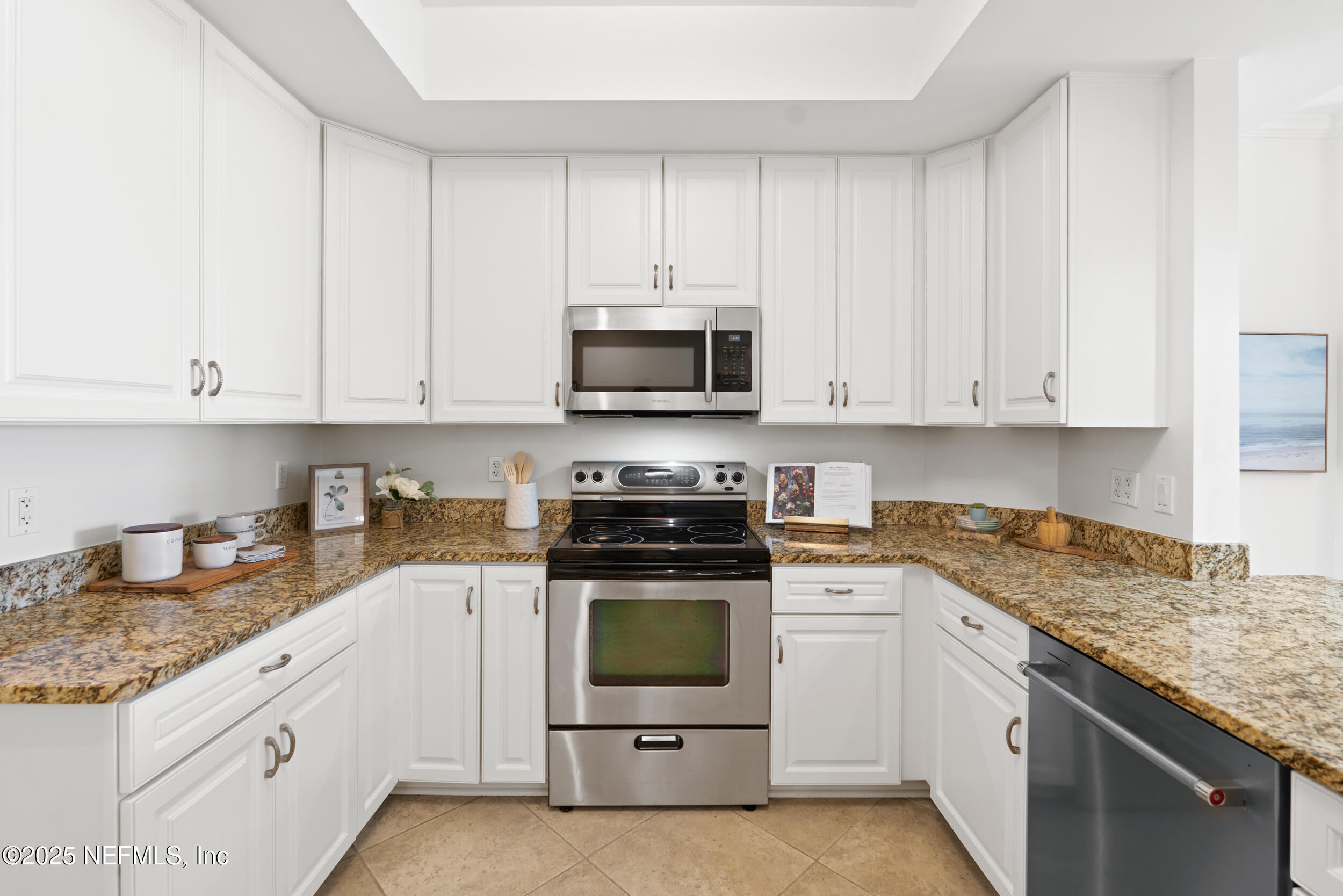 525 3RD Street N, 307