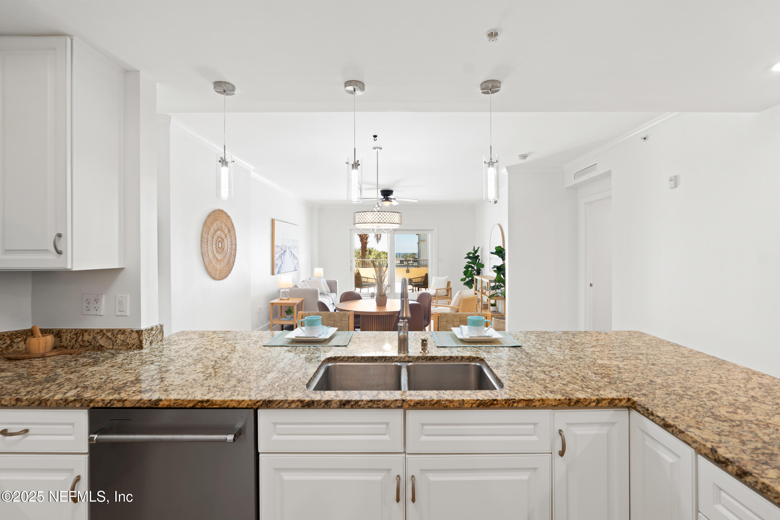 525 3RD Street N, 307