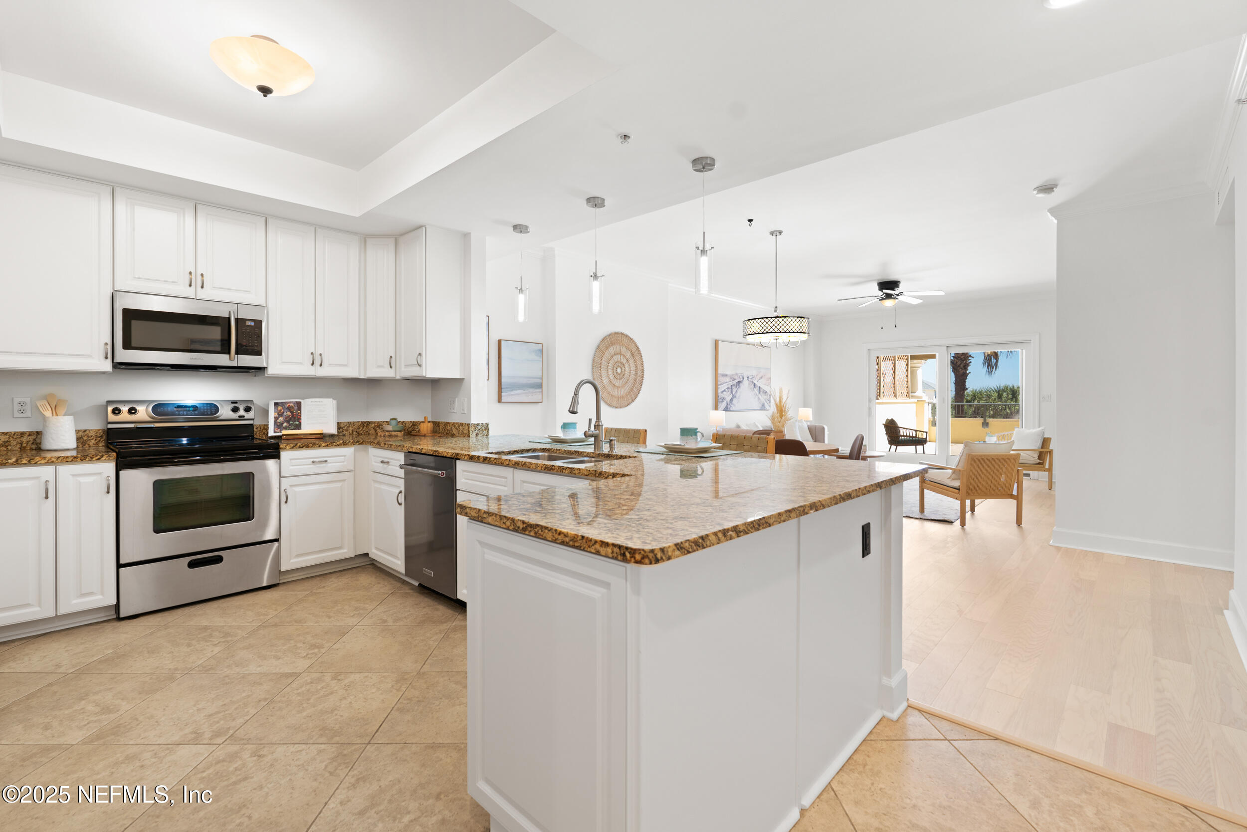 525 3RD Street N, 307