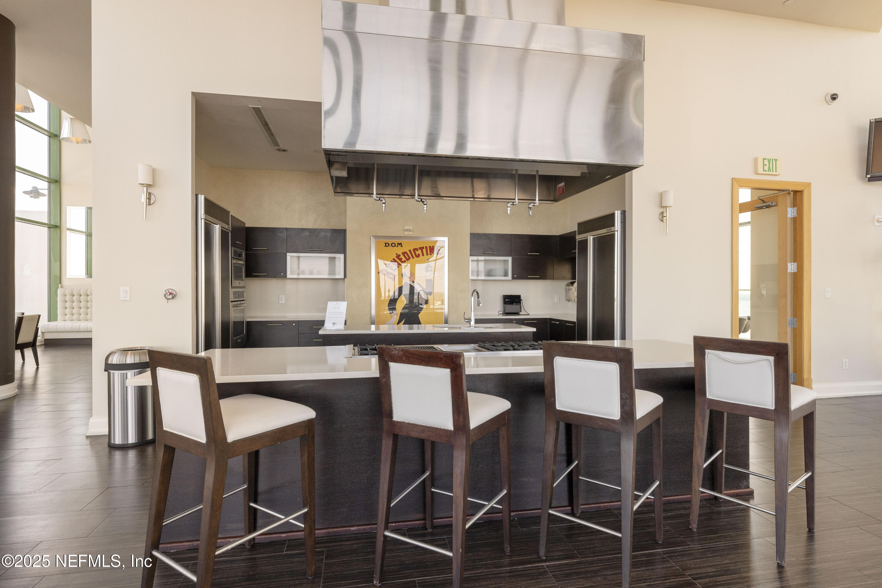 1431 Riverplace Boulevard, 2003