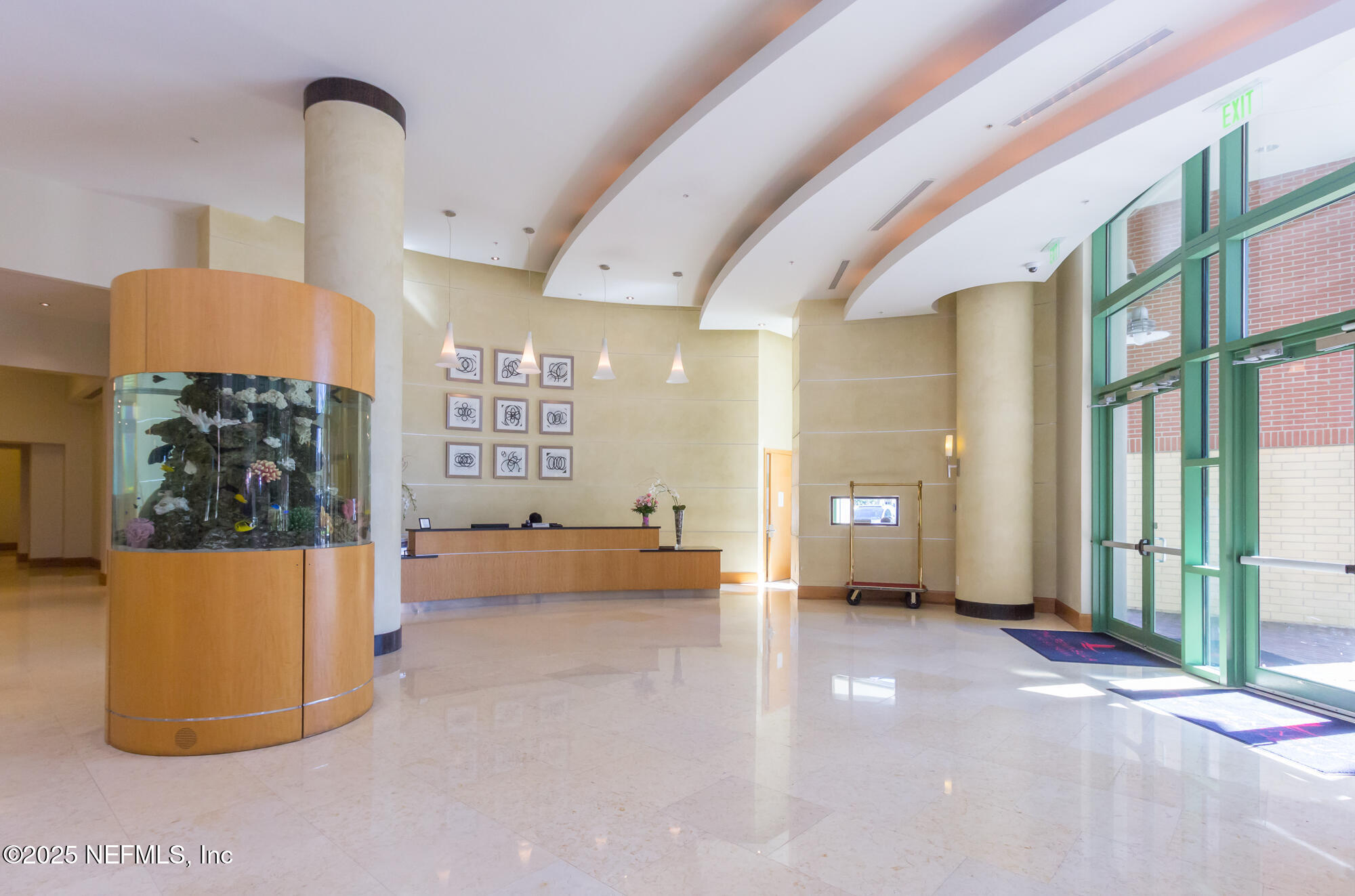 1431 Riverplace Boulevard, 2003