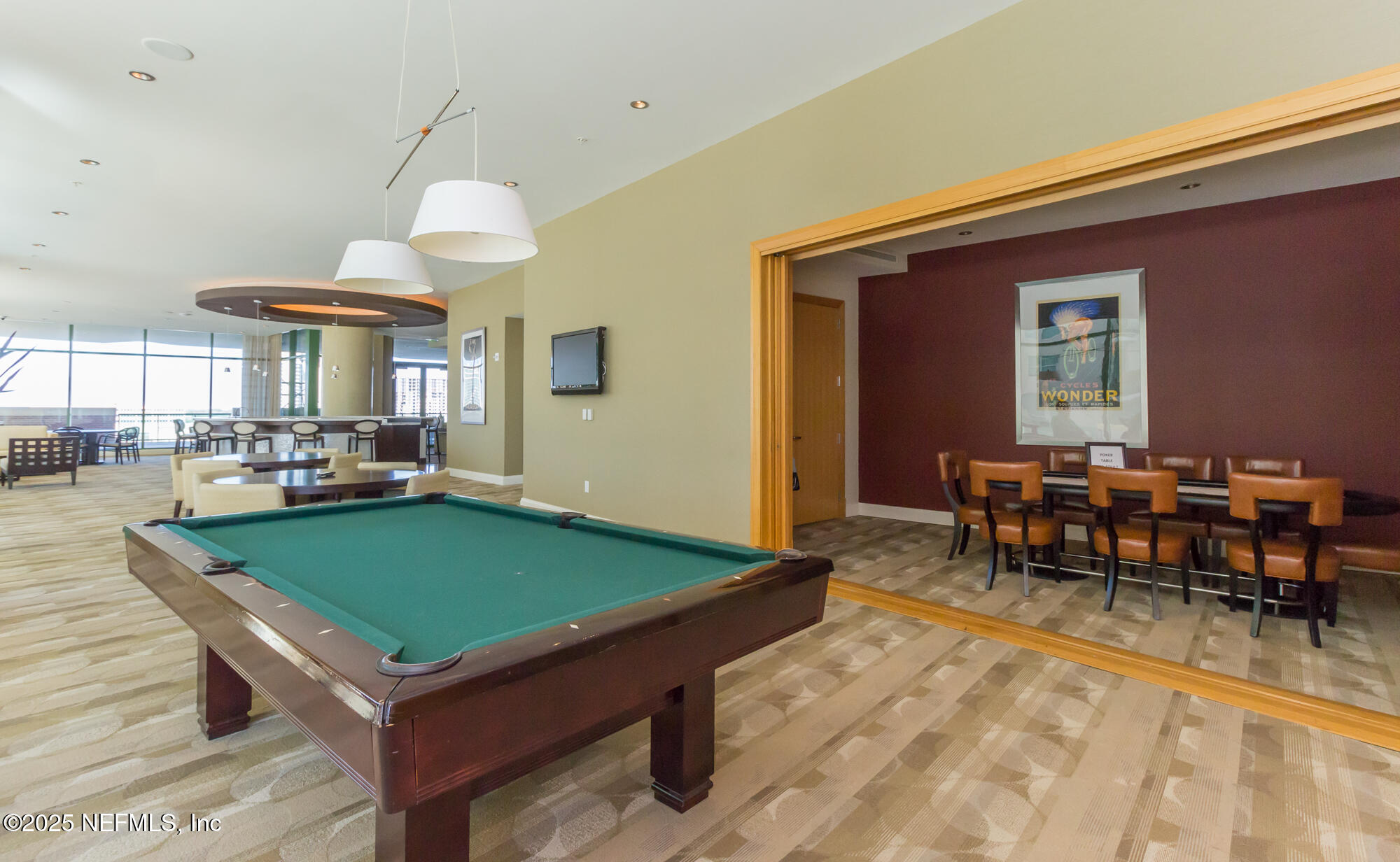 1431 Riverplace Boulevard, 2003