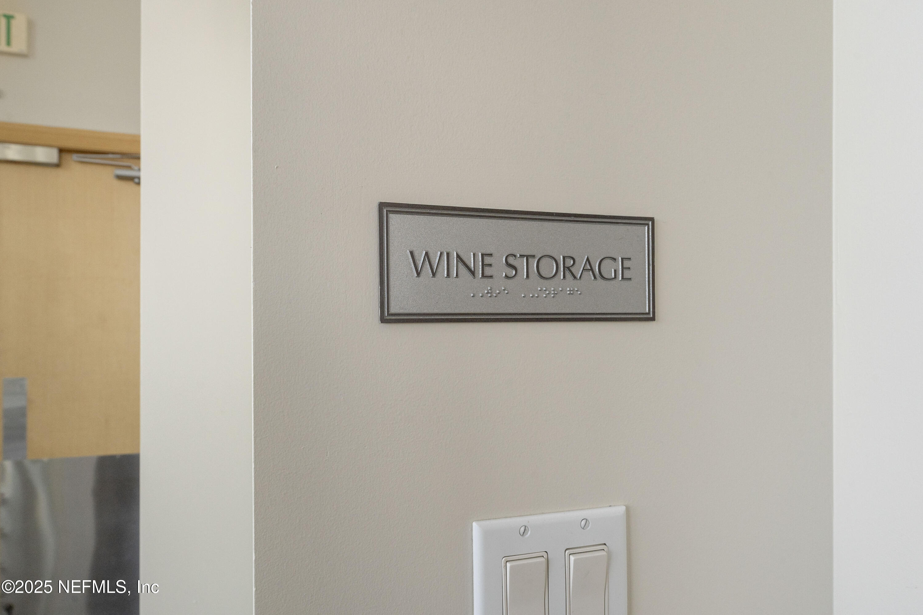 1431 Riverplace Boulevard, 2003