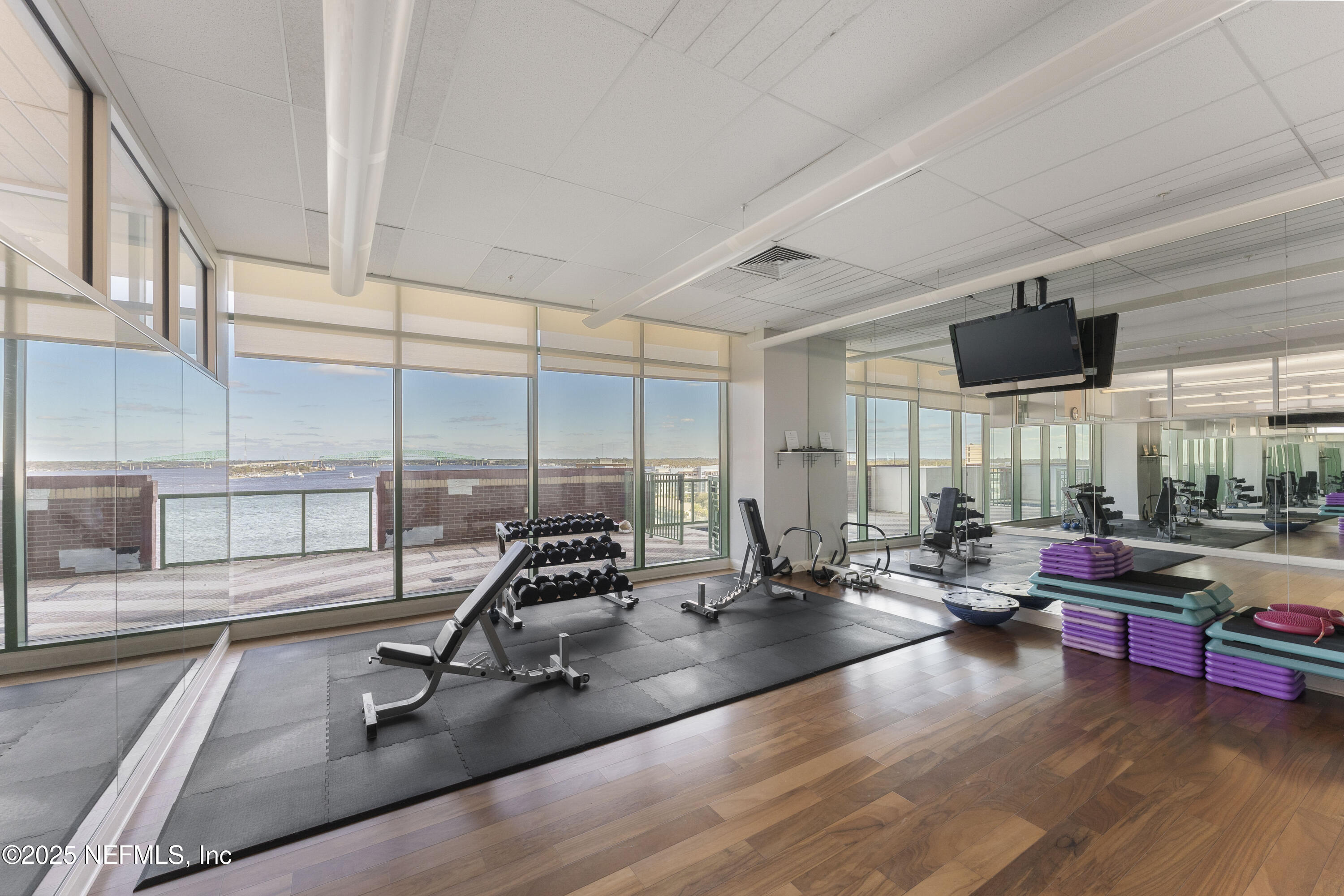 1431 Riverplace Boulevard, 2003