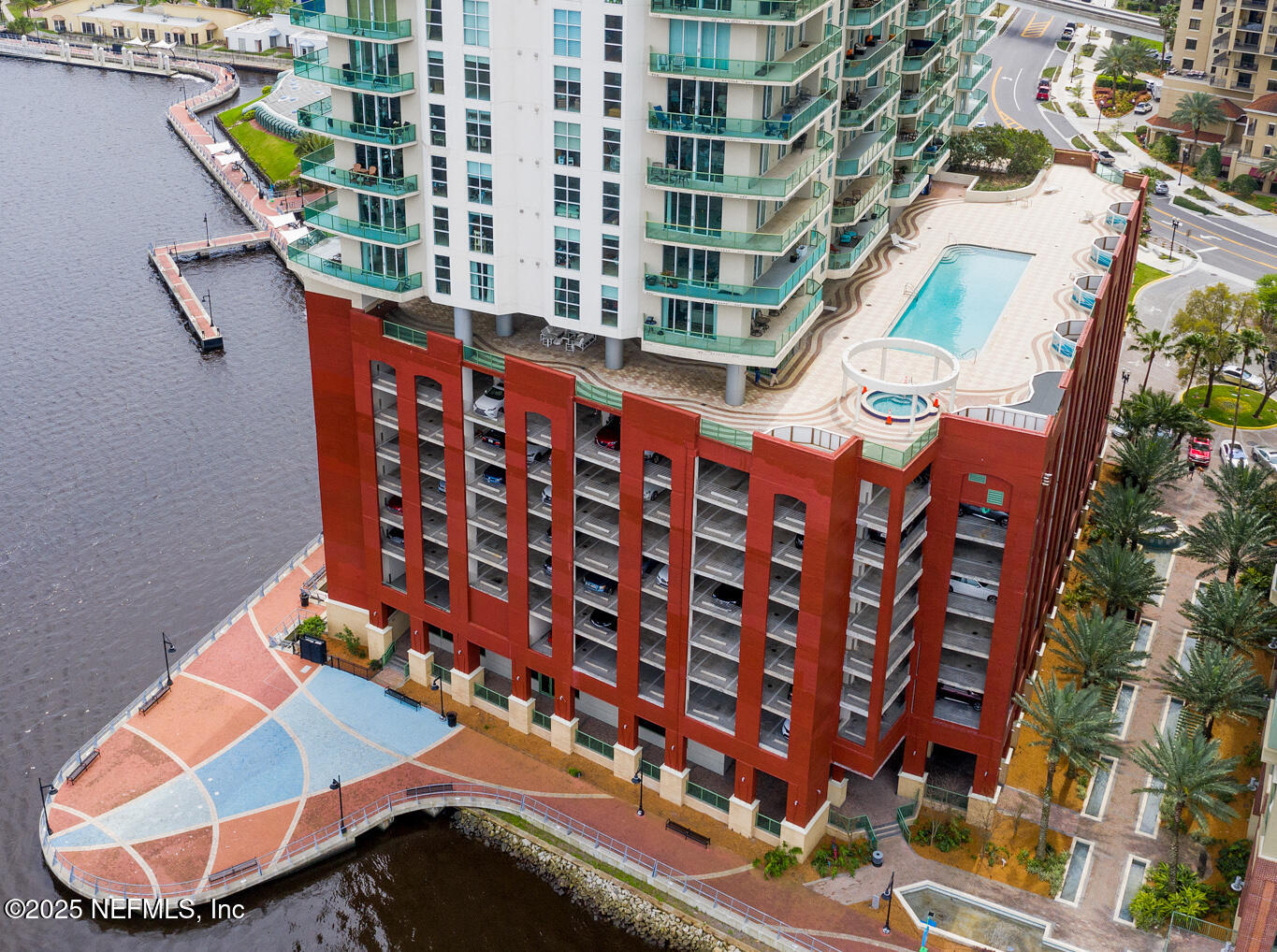 1431 Riverplace Boulevard, 2003