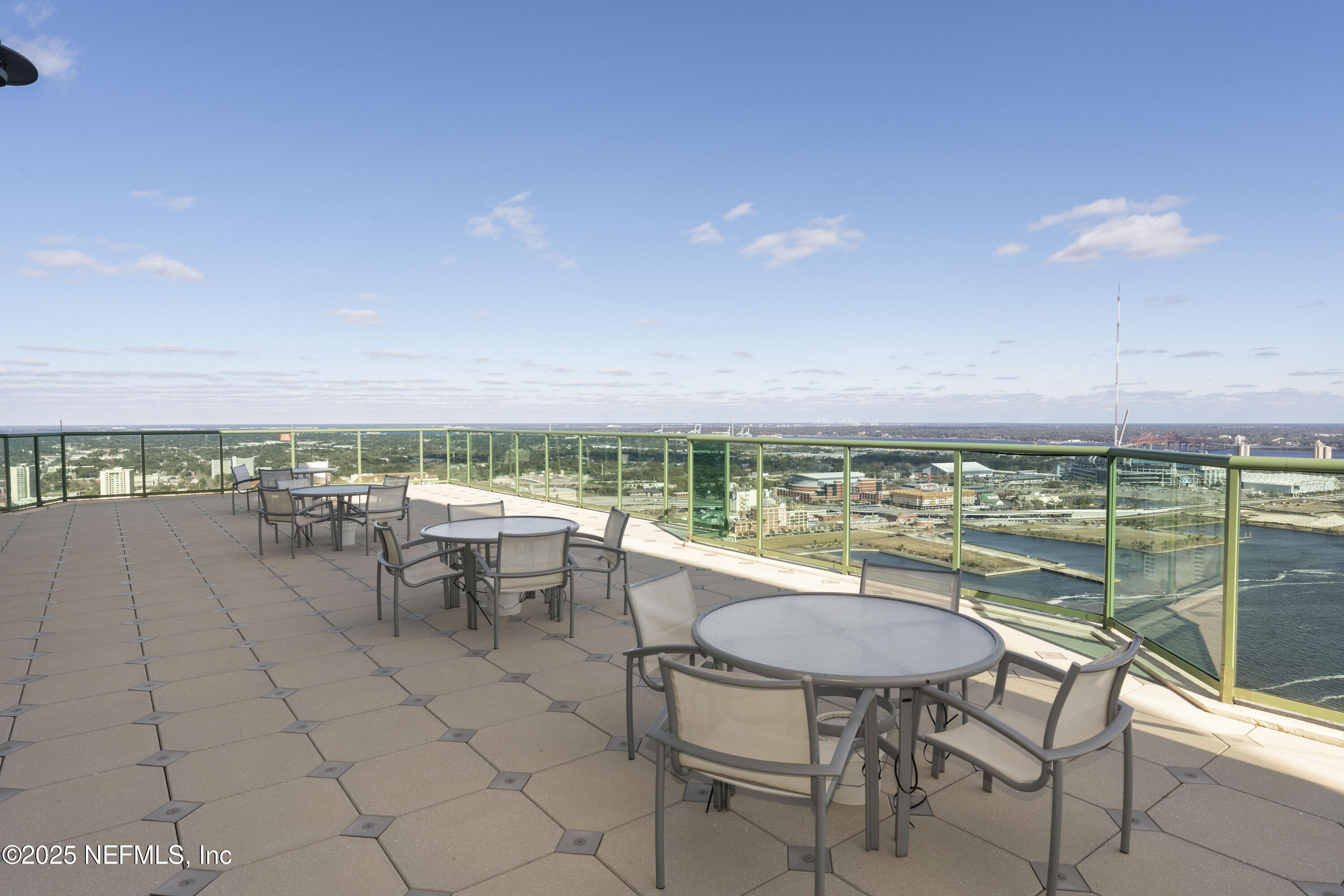 1431 Riverplace Boulevard, 2003