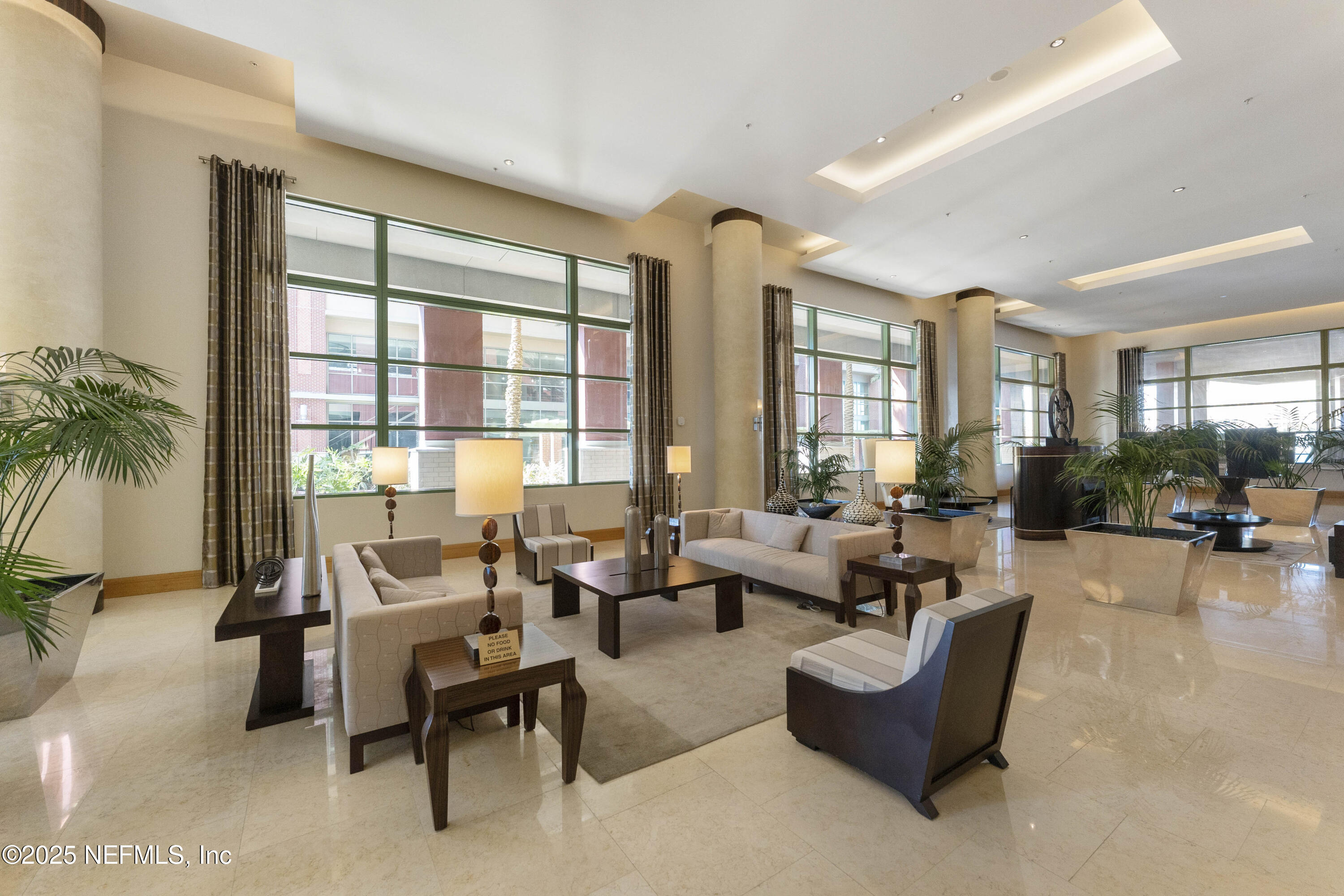 1431 Riverplace Boulevard, 2003