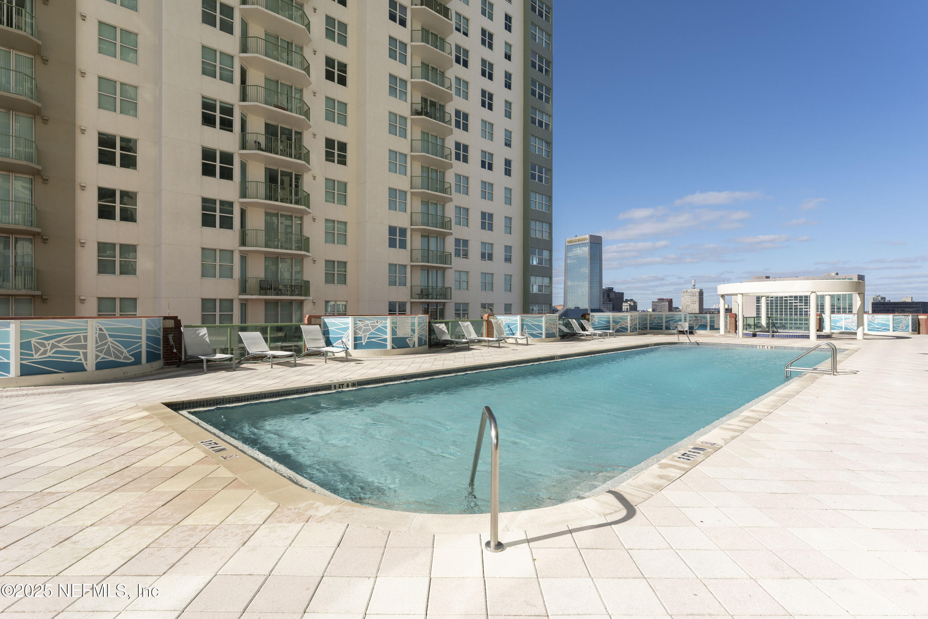 1431 Riverplace Boulevard, 2003