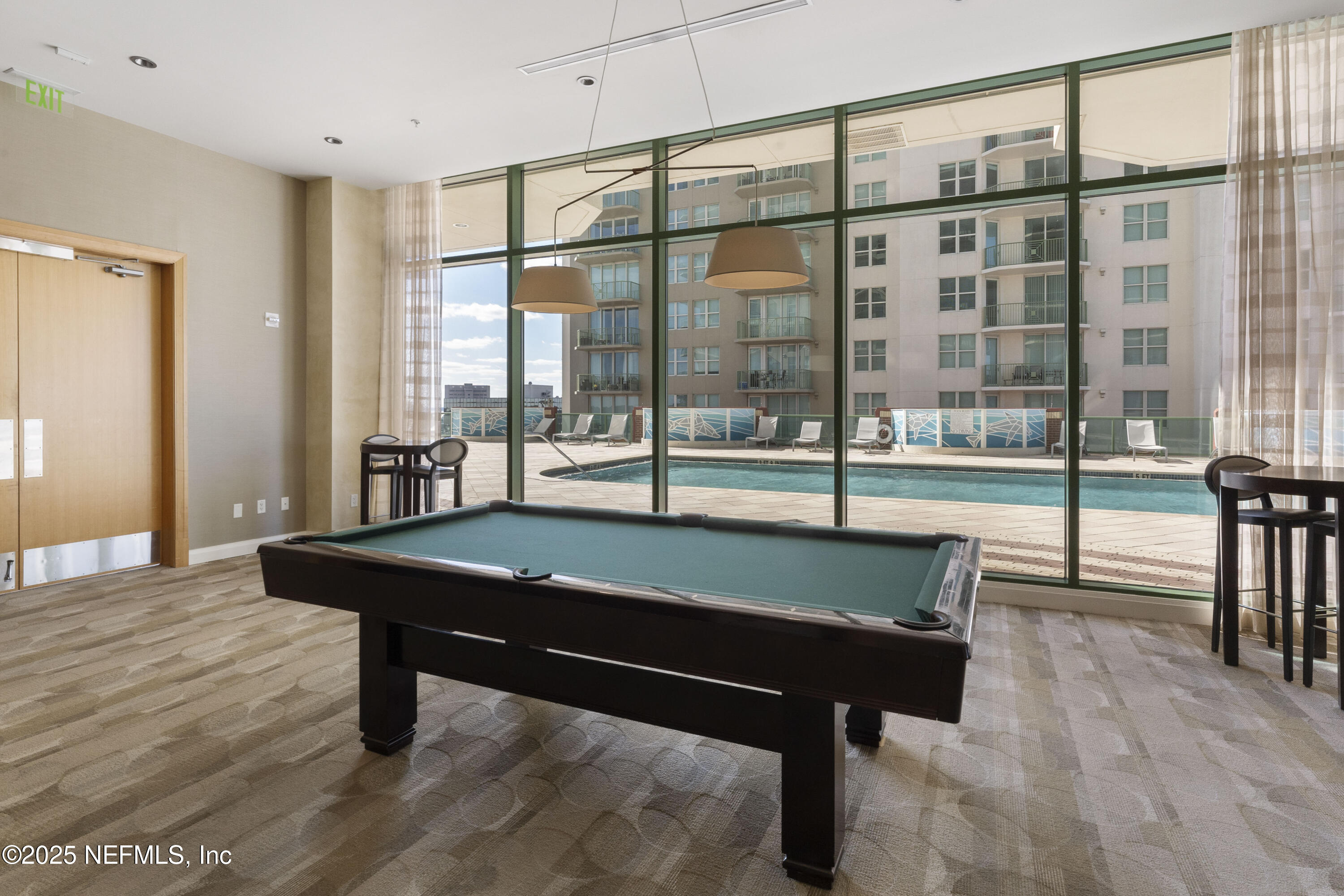 1431 Riverplace Boulevard, 2003