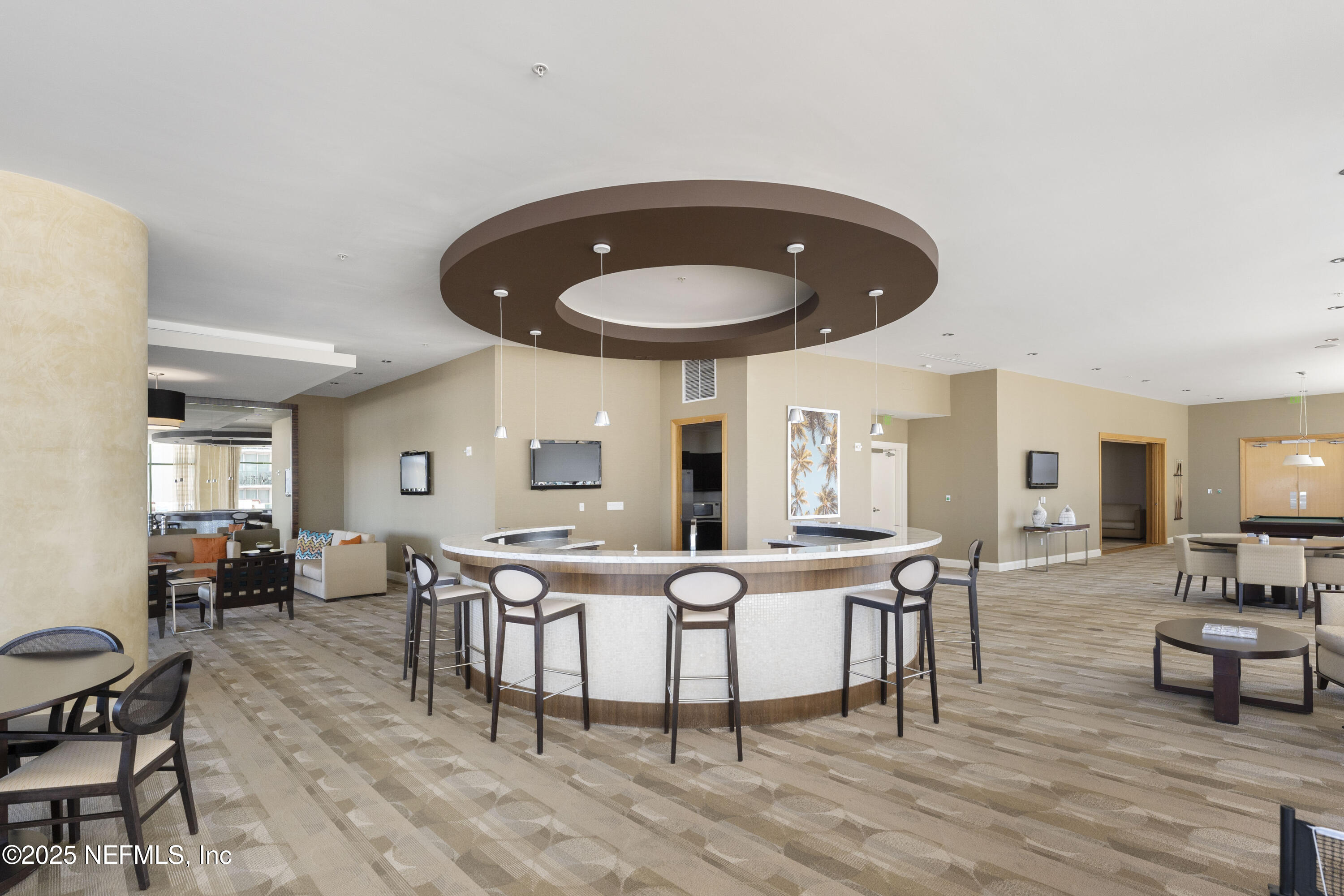 1431 Riverplace Boulevard, 2003