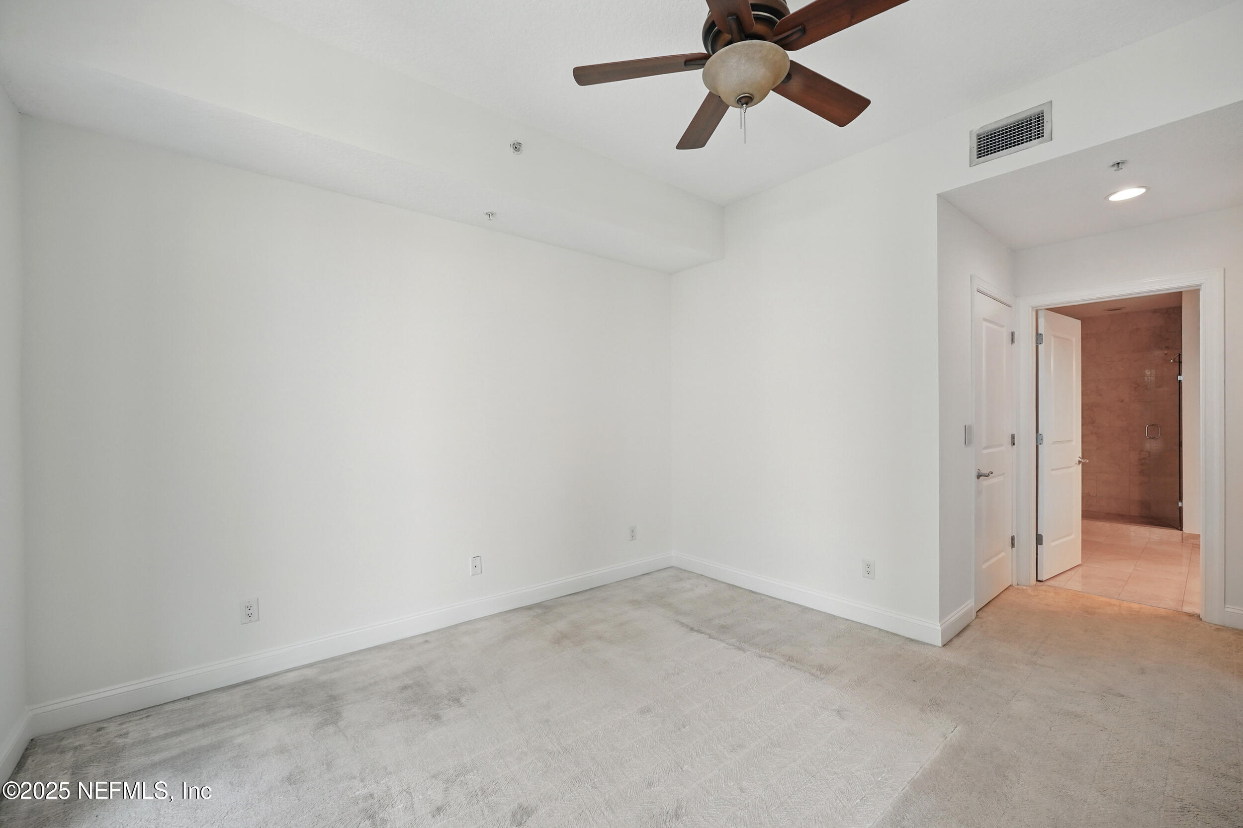 1431 Riverplace Boulevard, 2003