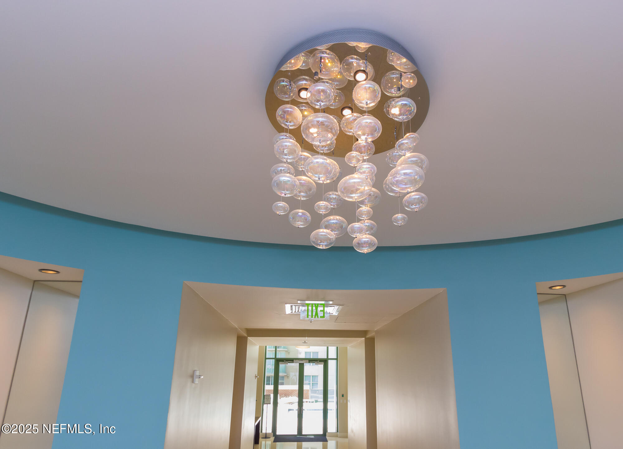 1431 Riverplace Boulevard, 2003