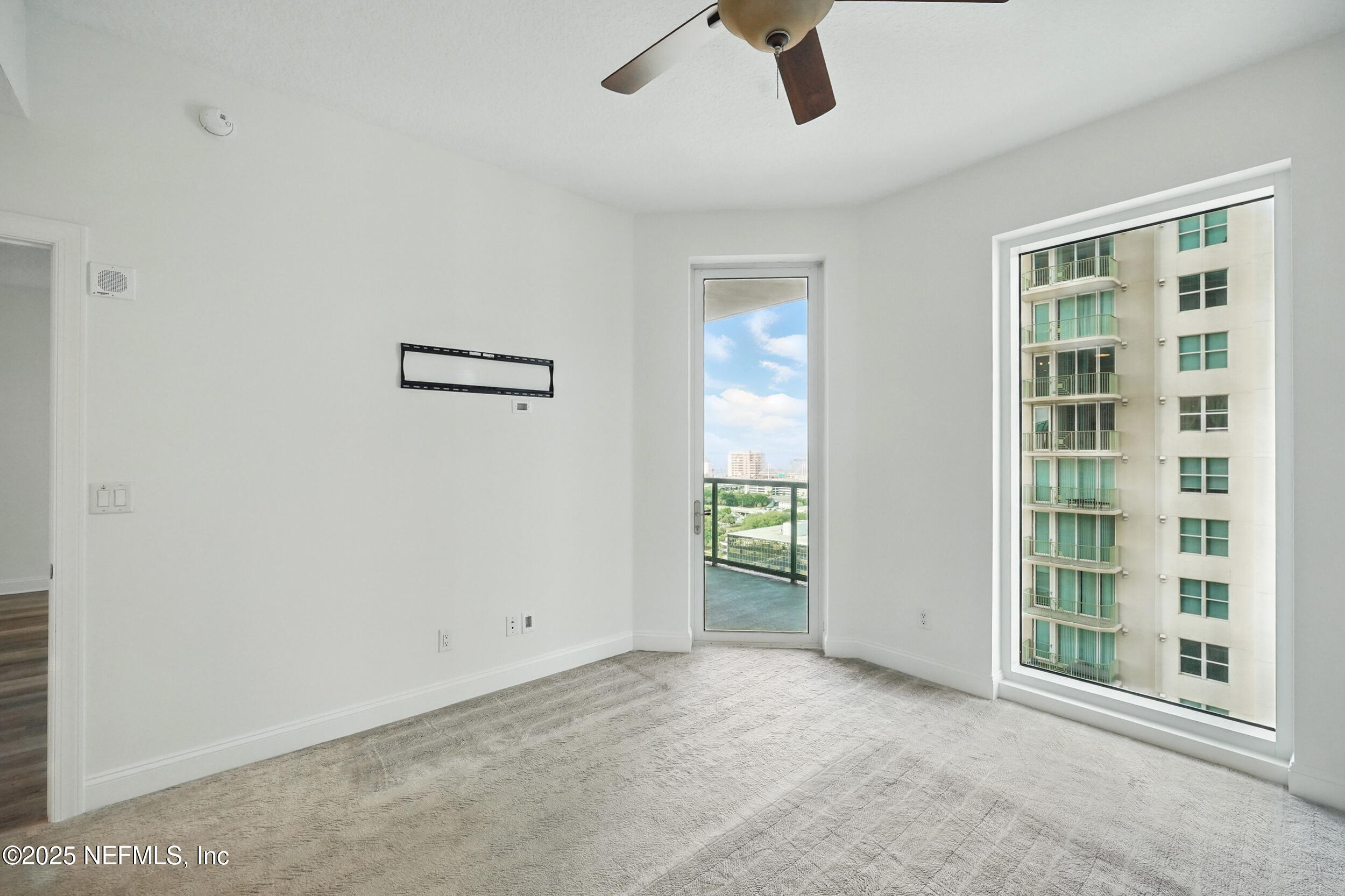 1431 Riverplace Boulevard, 2003