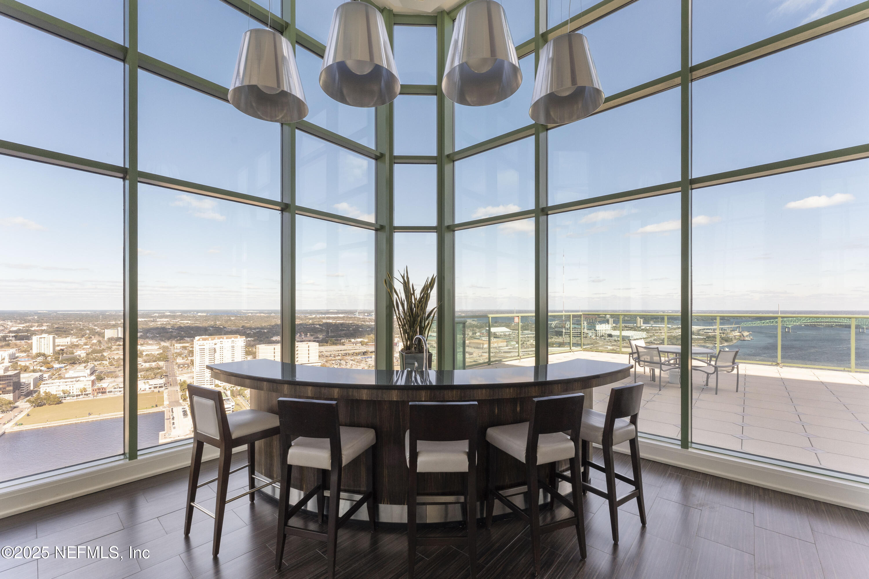 1431 Riverplace Boulevard, 2003