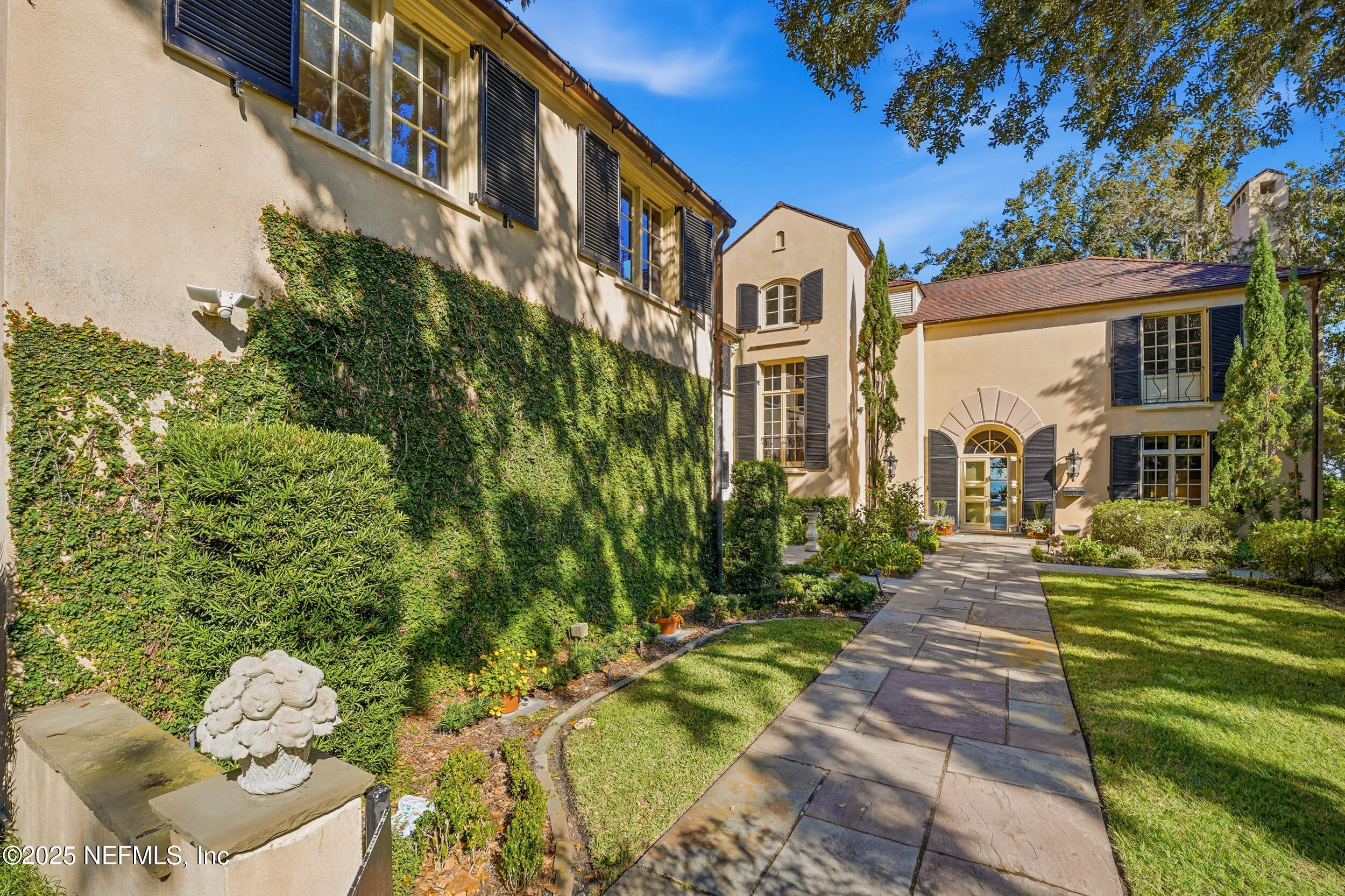 3775 ORTEGA Boulevard