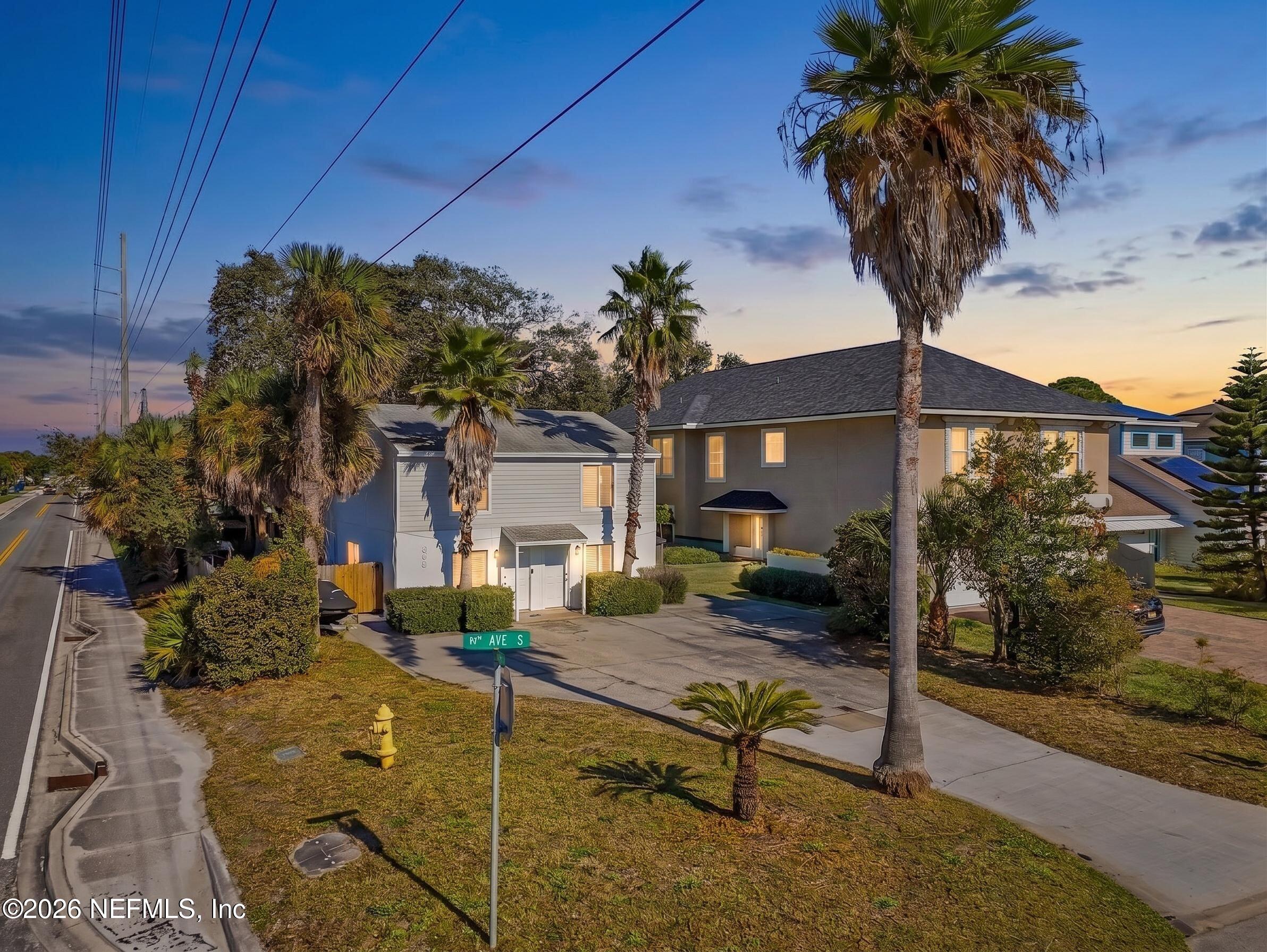887 & 889 8TH Avenue S