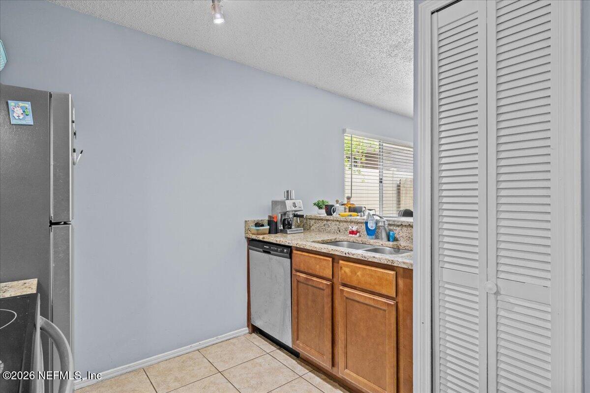 887 & 889 8TH Avenue S
