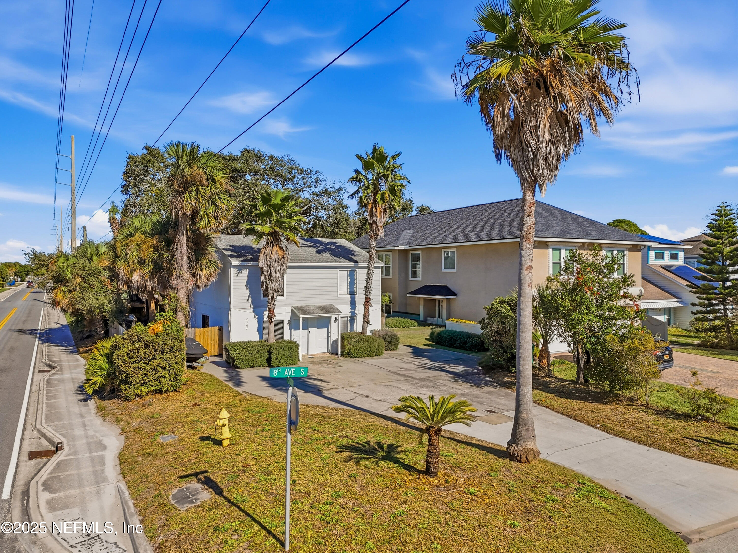 887 & 889 8TH Avenue S