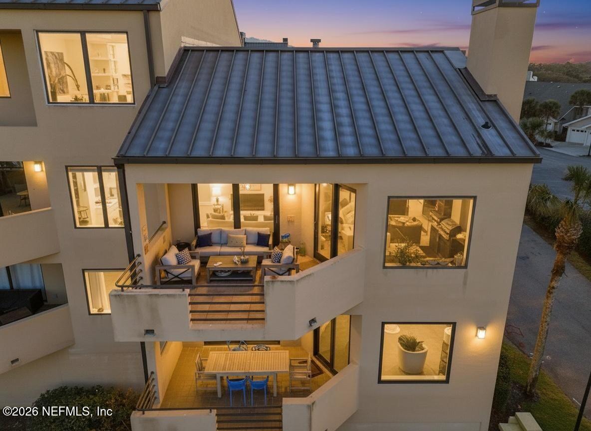 822 SPINNAKERS REACH Drive