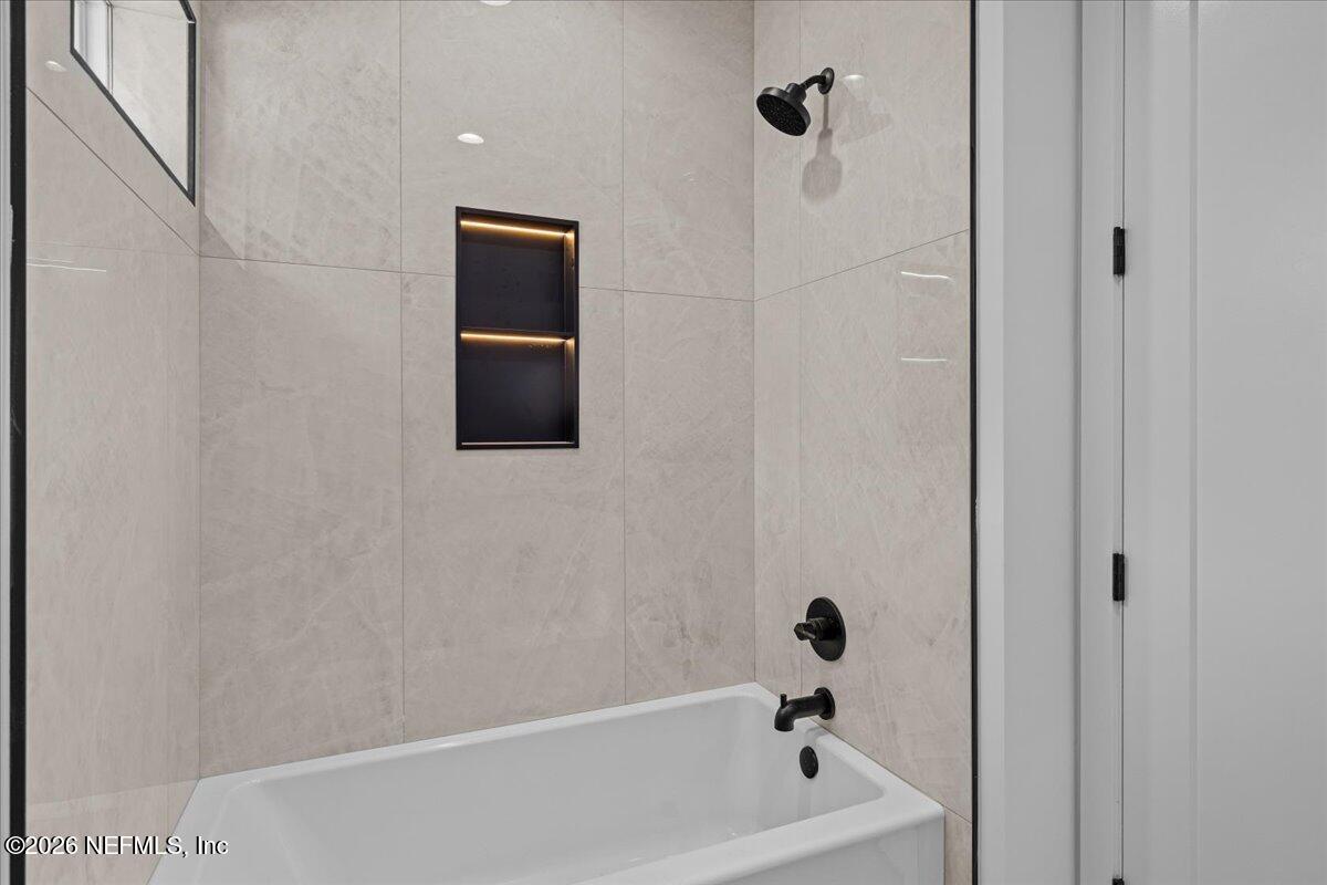 118 13TH Avenue S 101 B