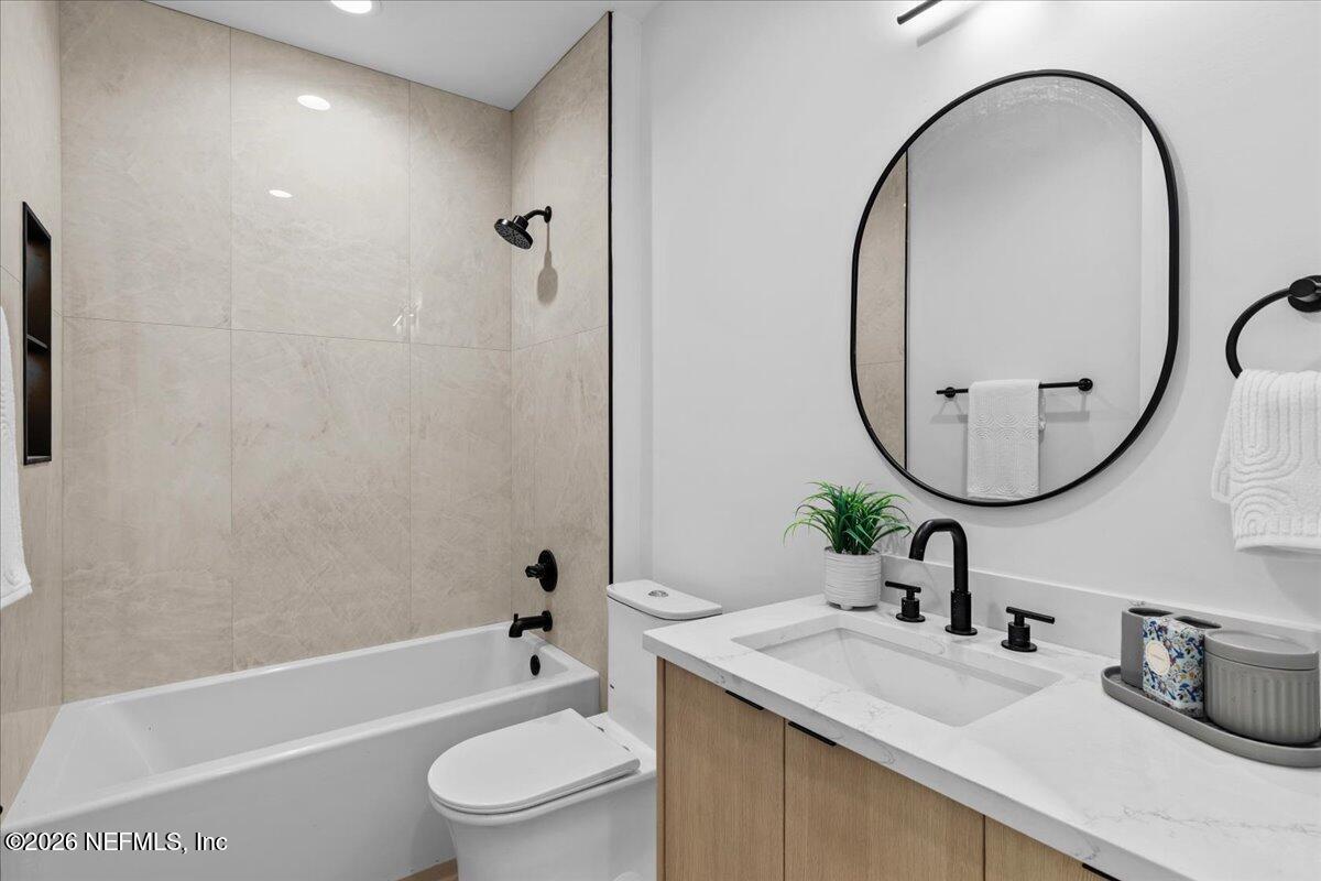 118 13TH Avenue S 103 C