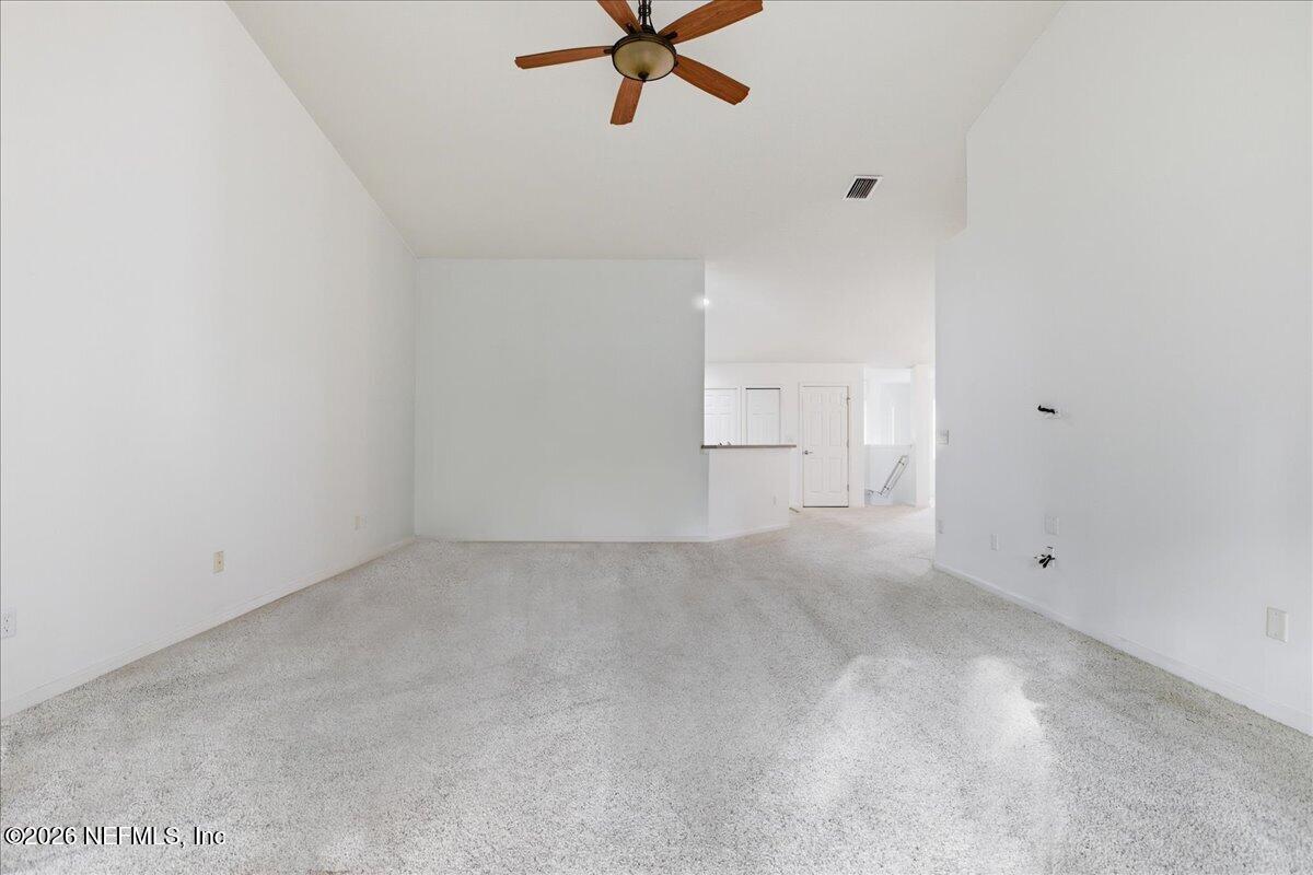 8521 LITTLE SWIFT Circle 34D