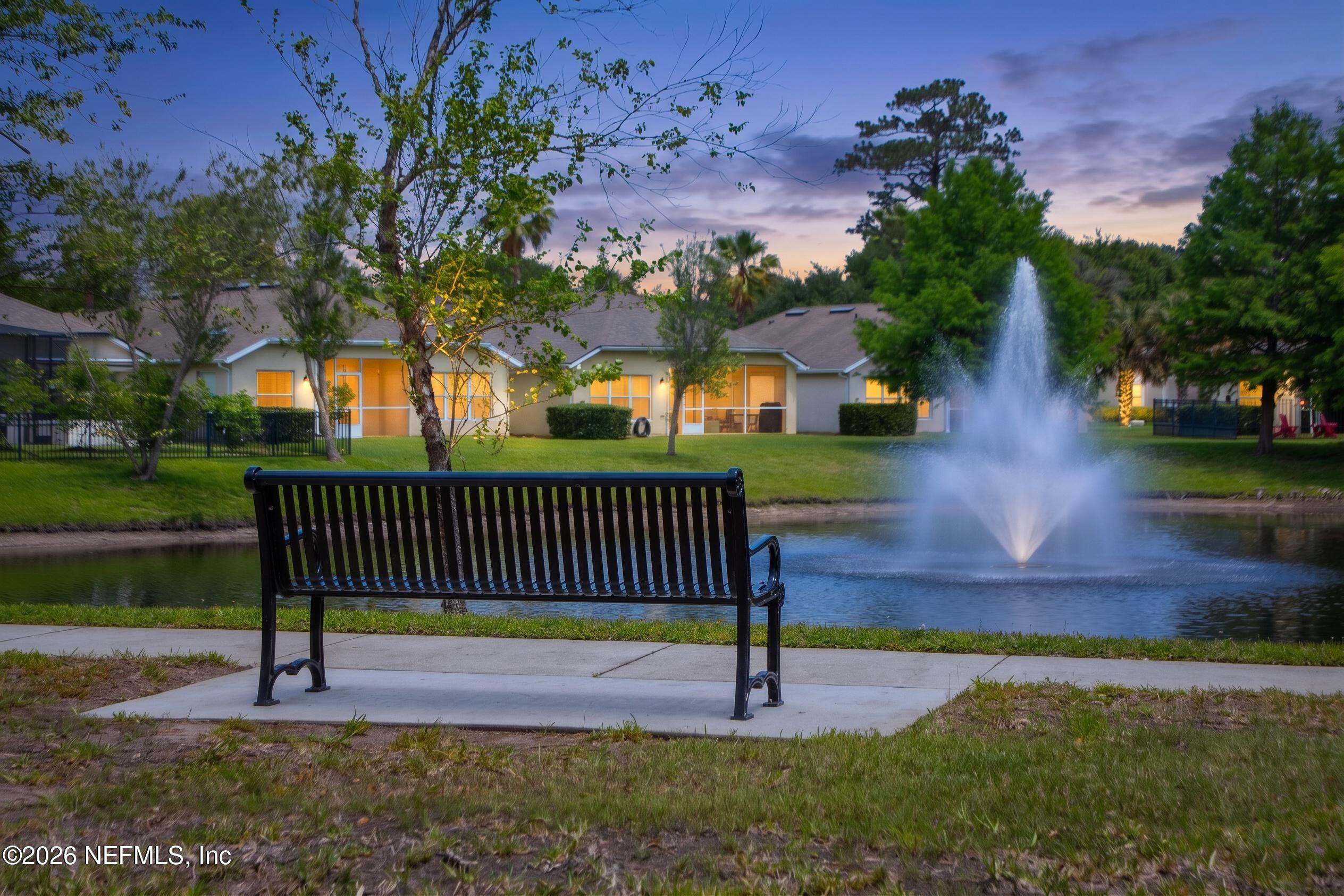 8521 LITTLE SWIFT Circle 34D