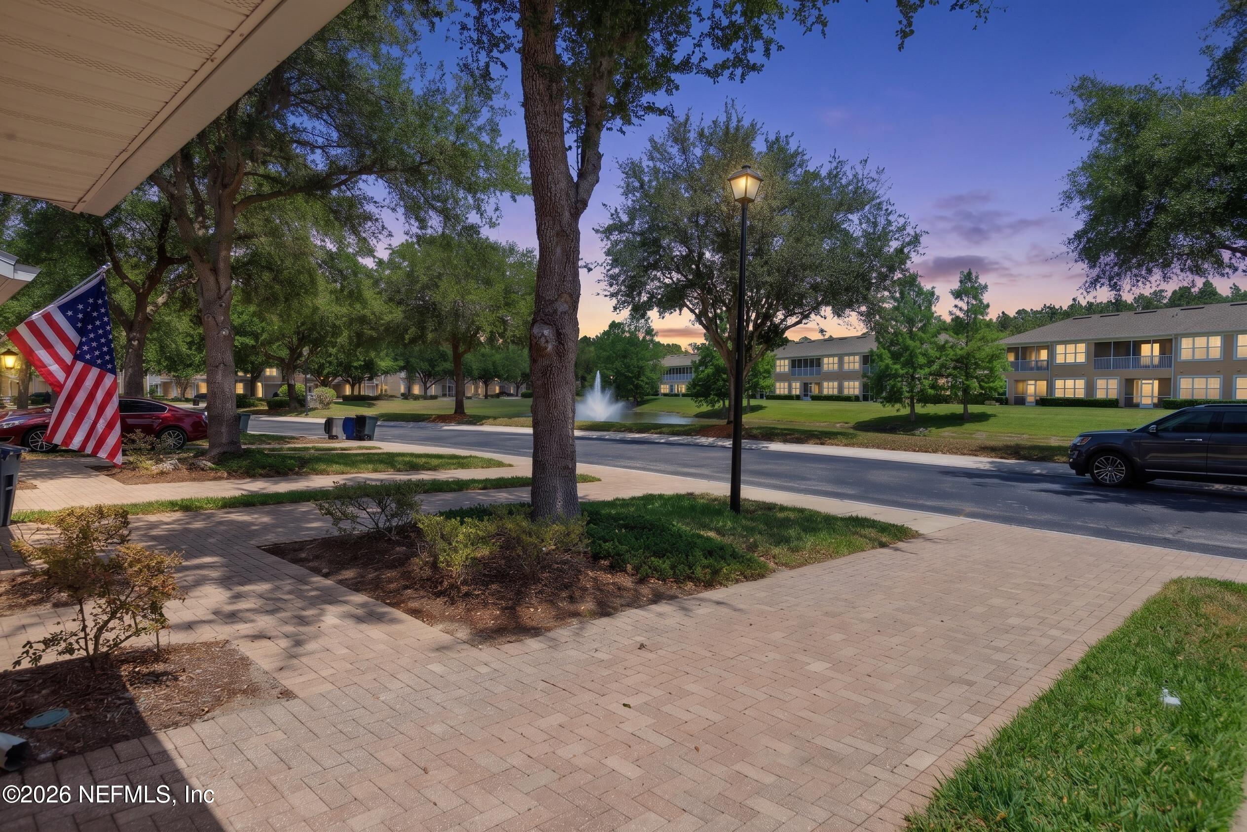 8521 LITTLE SWIFT Circle 34D