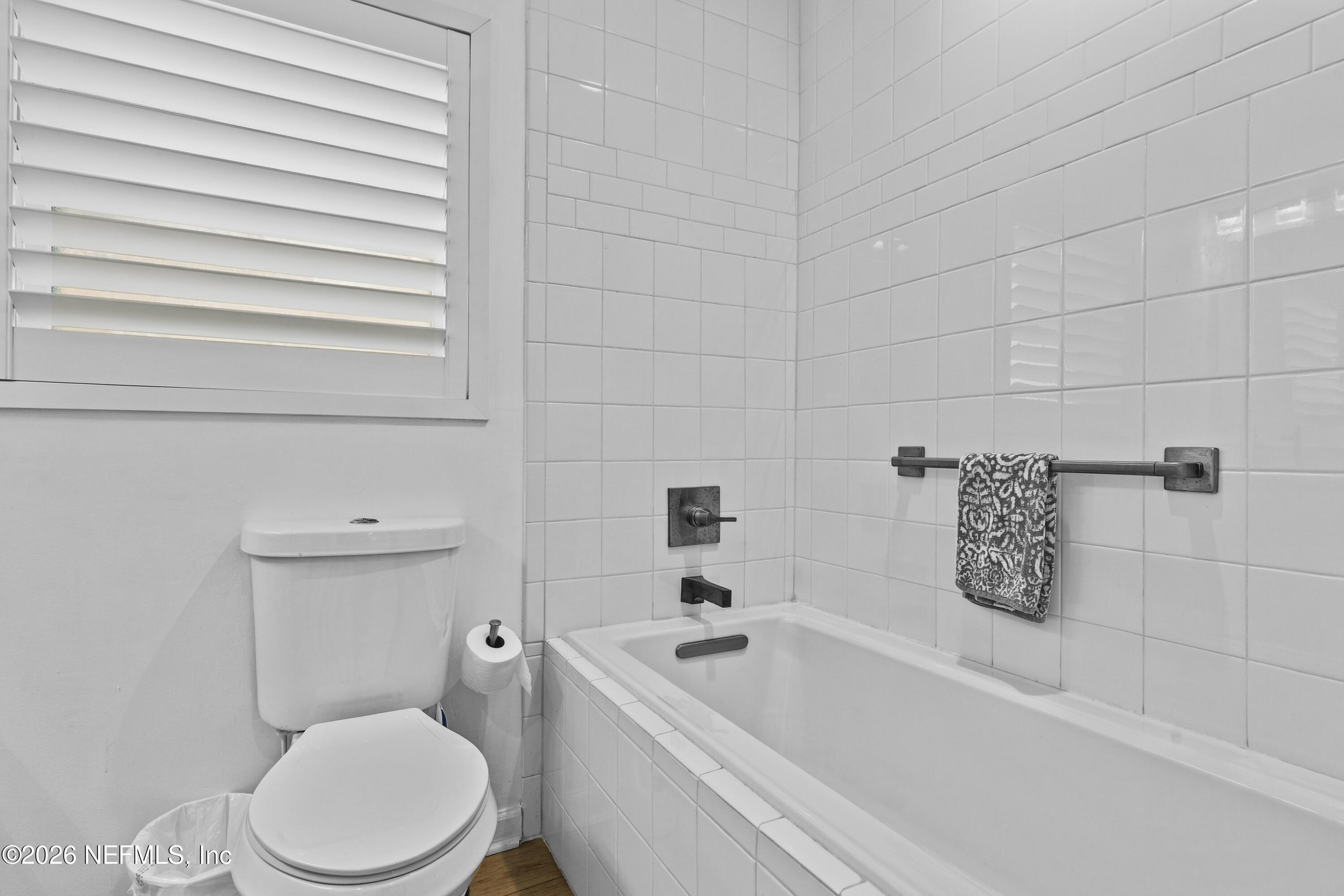 1229 2ND Street N