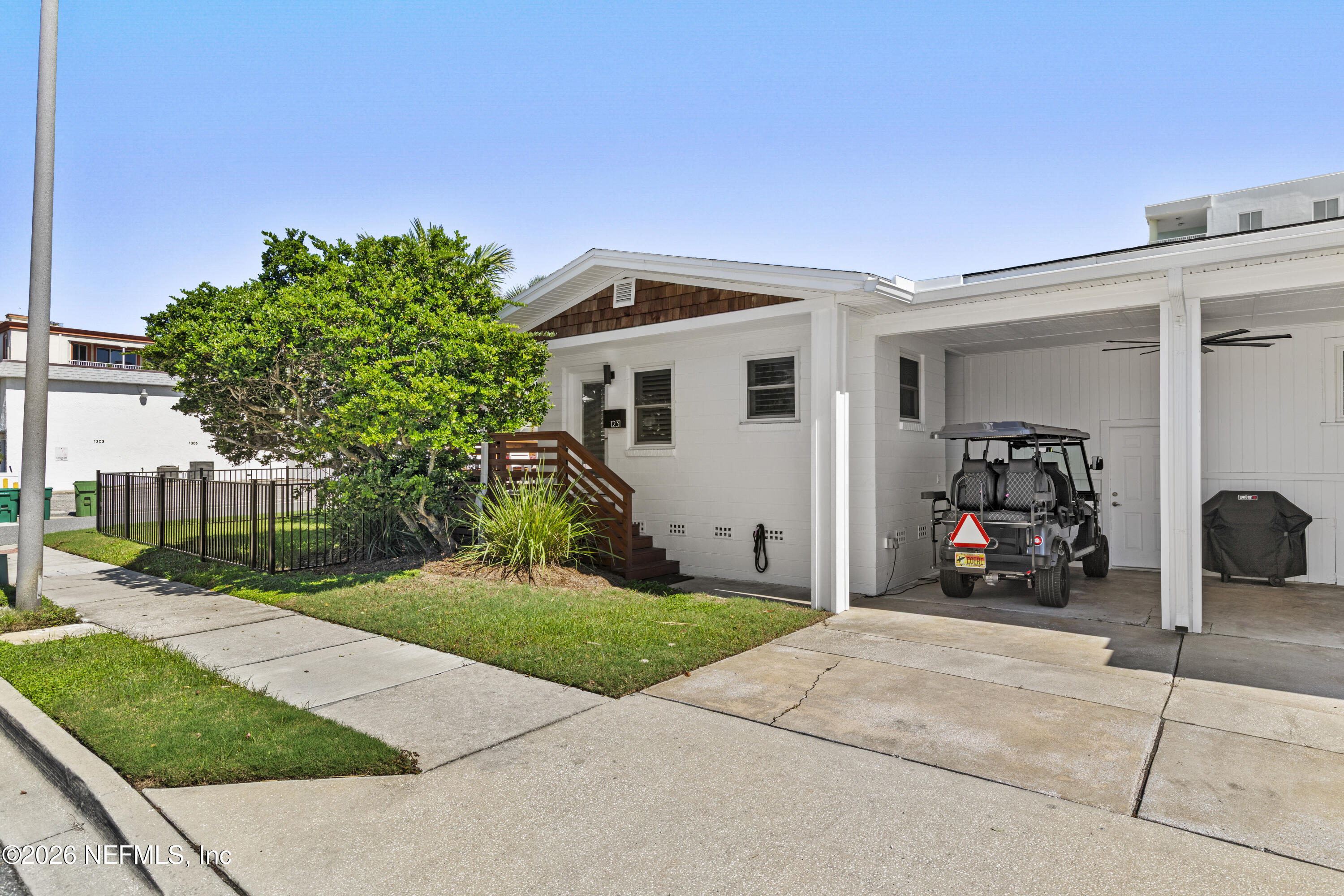 1229 2ND Street N