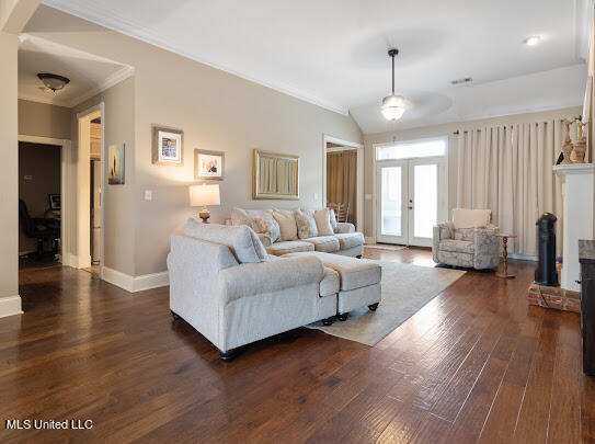 800 Highland Court