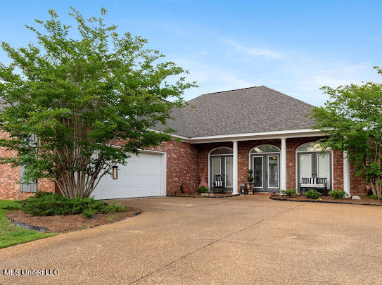 800 Highland Court