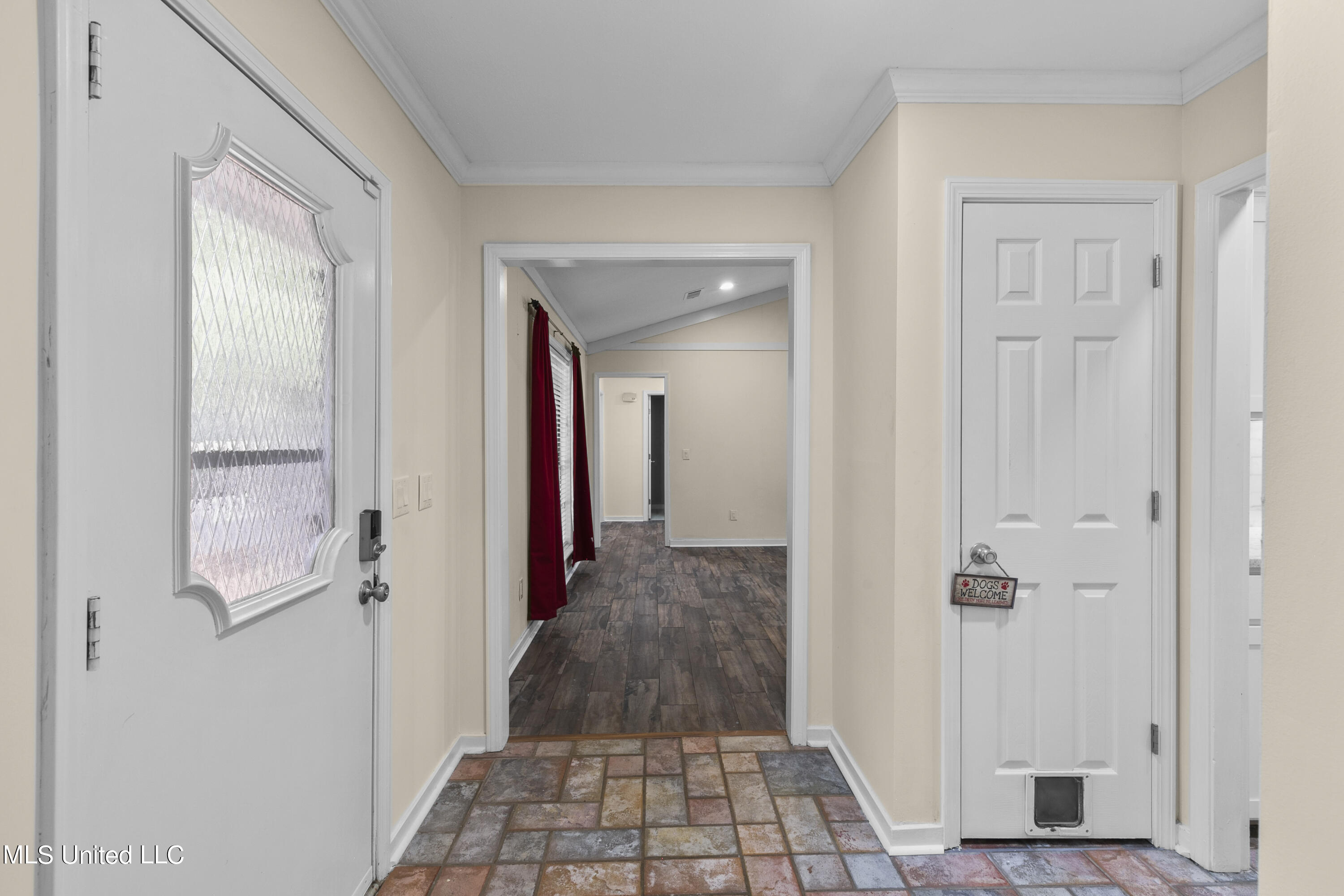 305 Camelia Trail