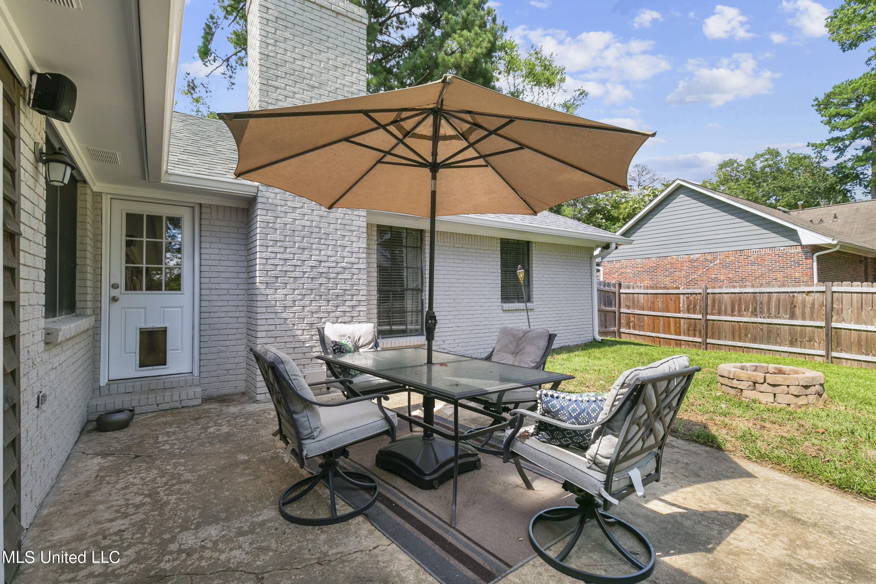 305 Camelia Trail