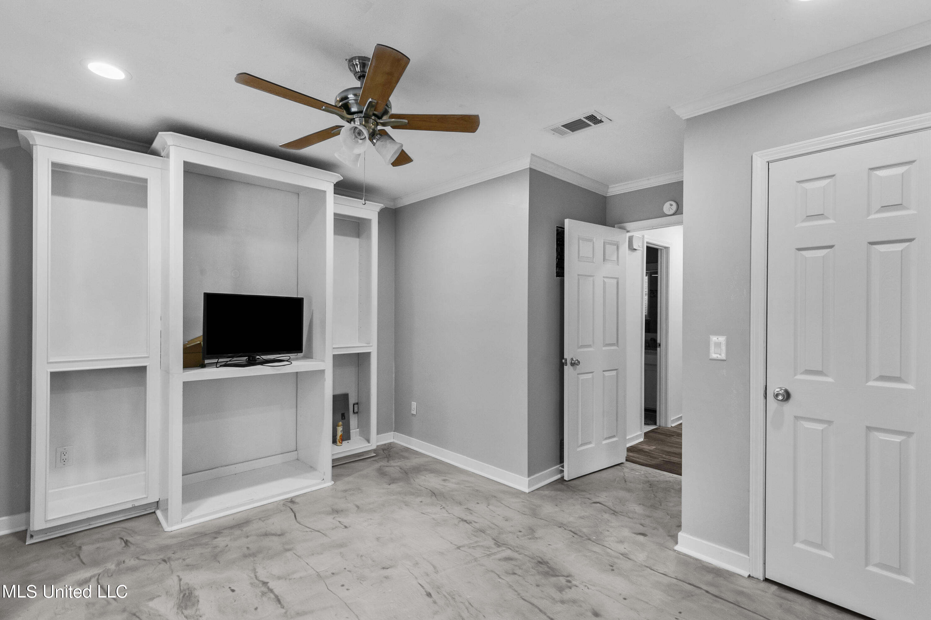 305 Camelia Trail