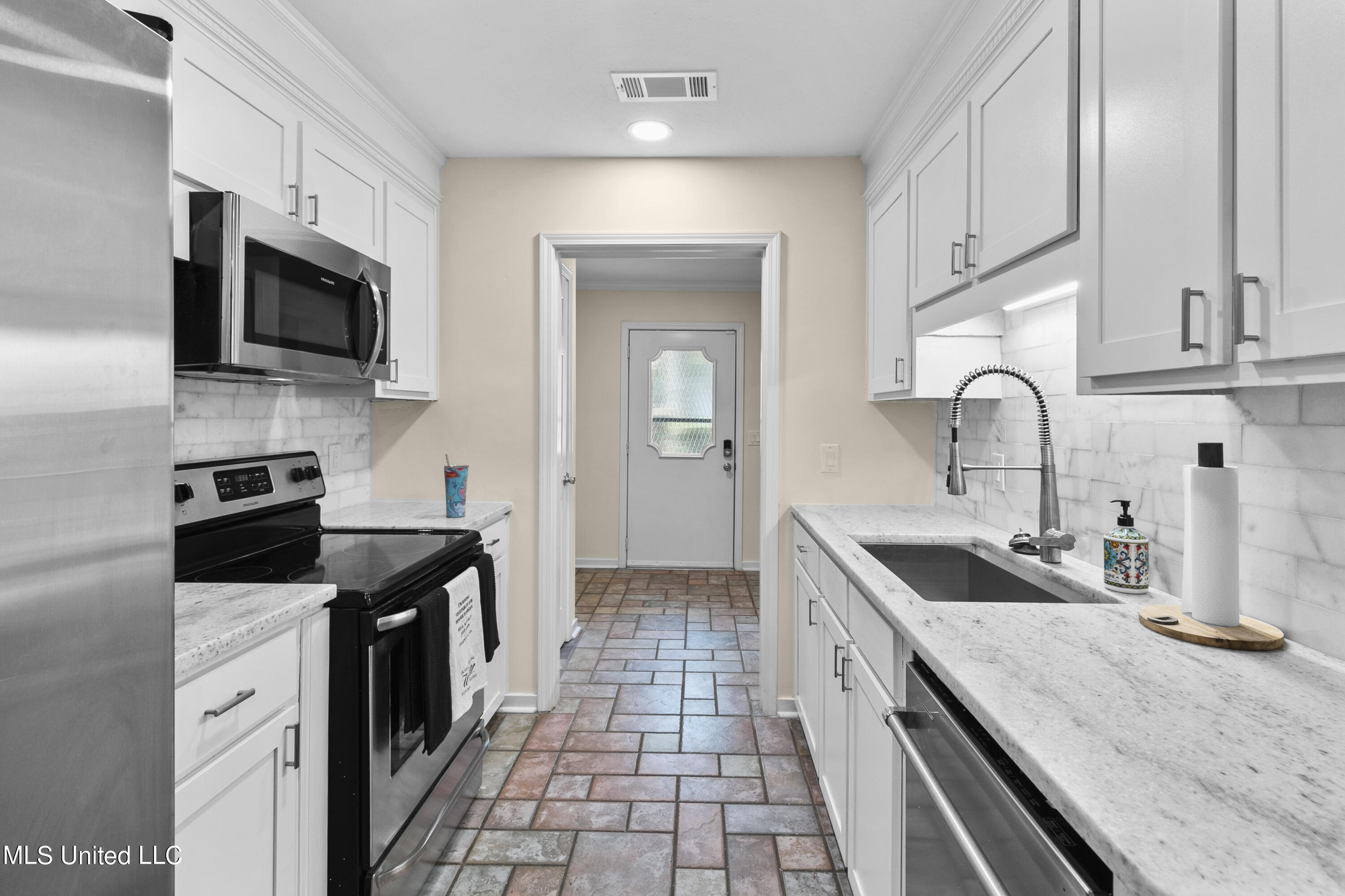 305 Camelia Trail