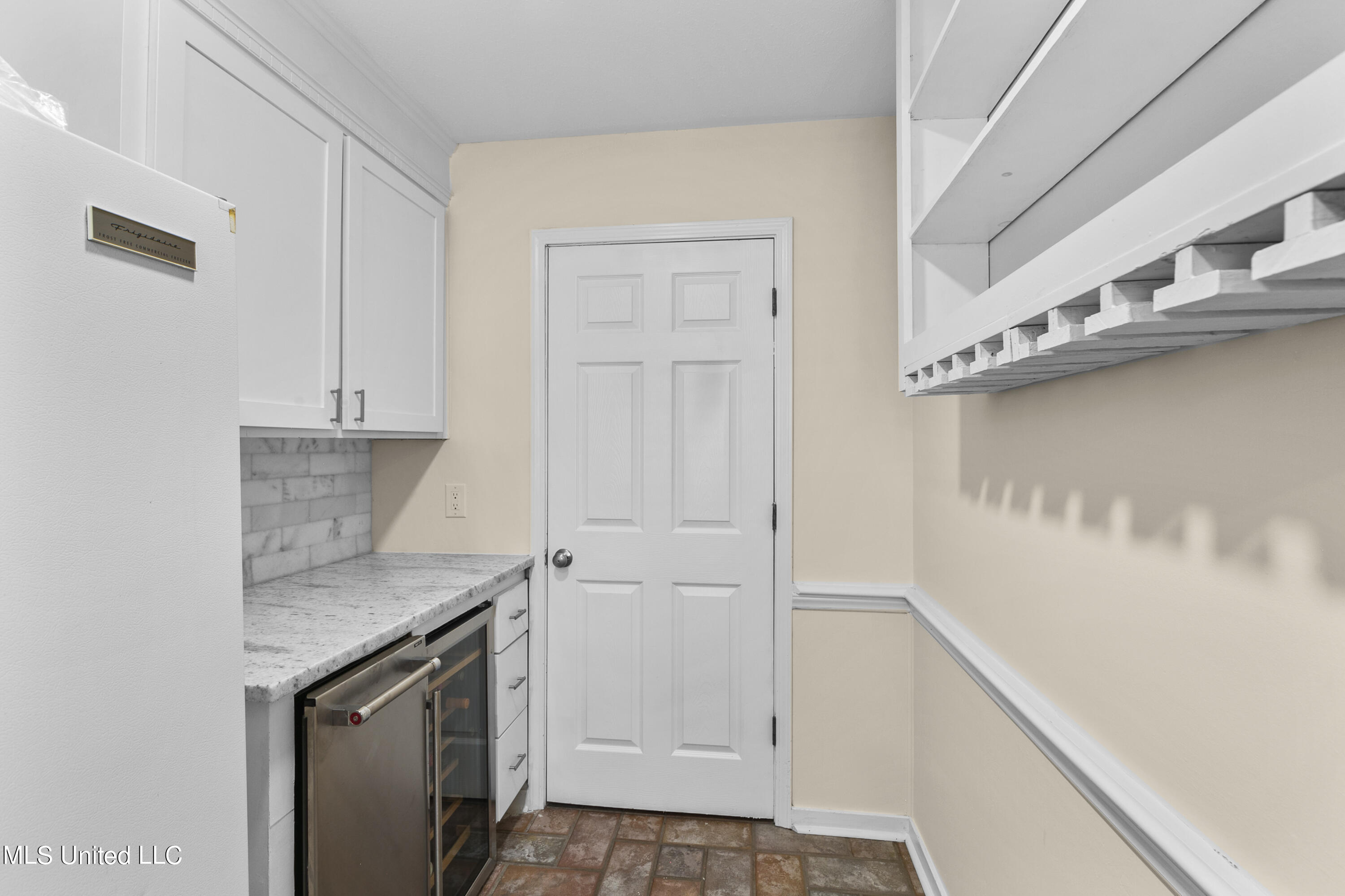 305 Camelia Trail